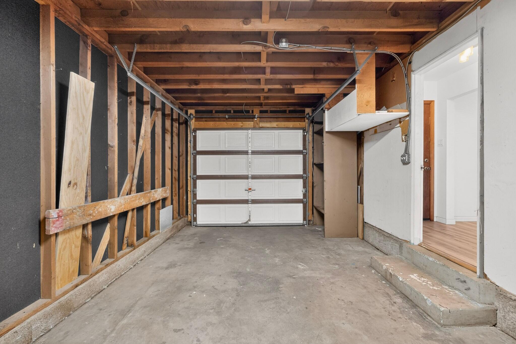 Photo 7 — 9312 Luthy Circle NE