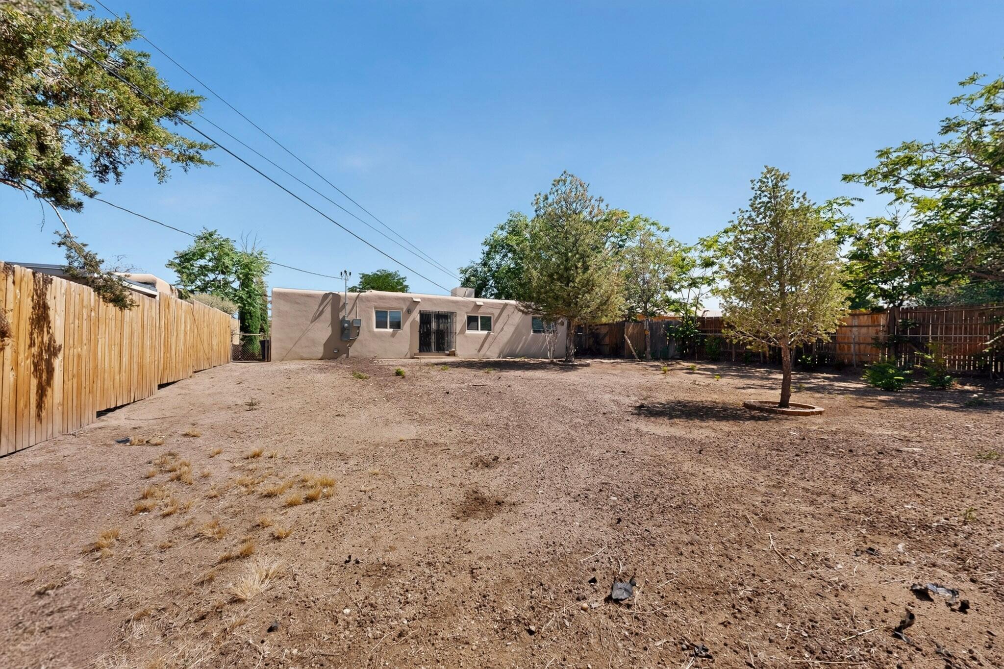 Photo 3 — 9312 Luthy Circle NE