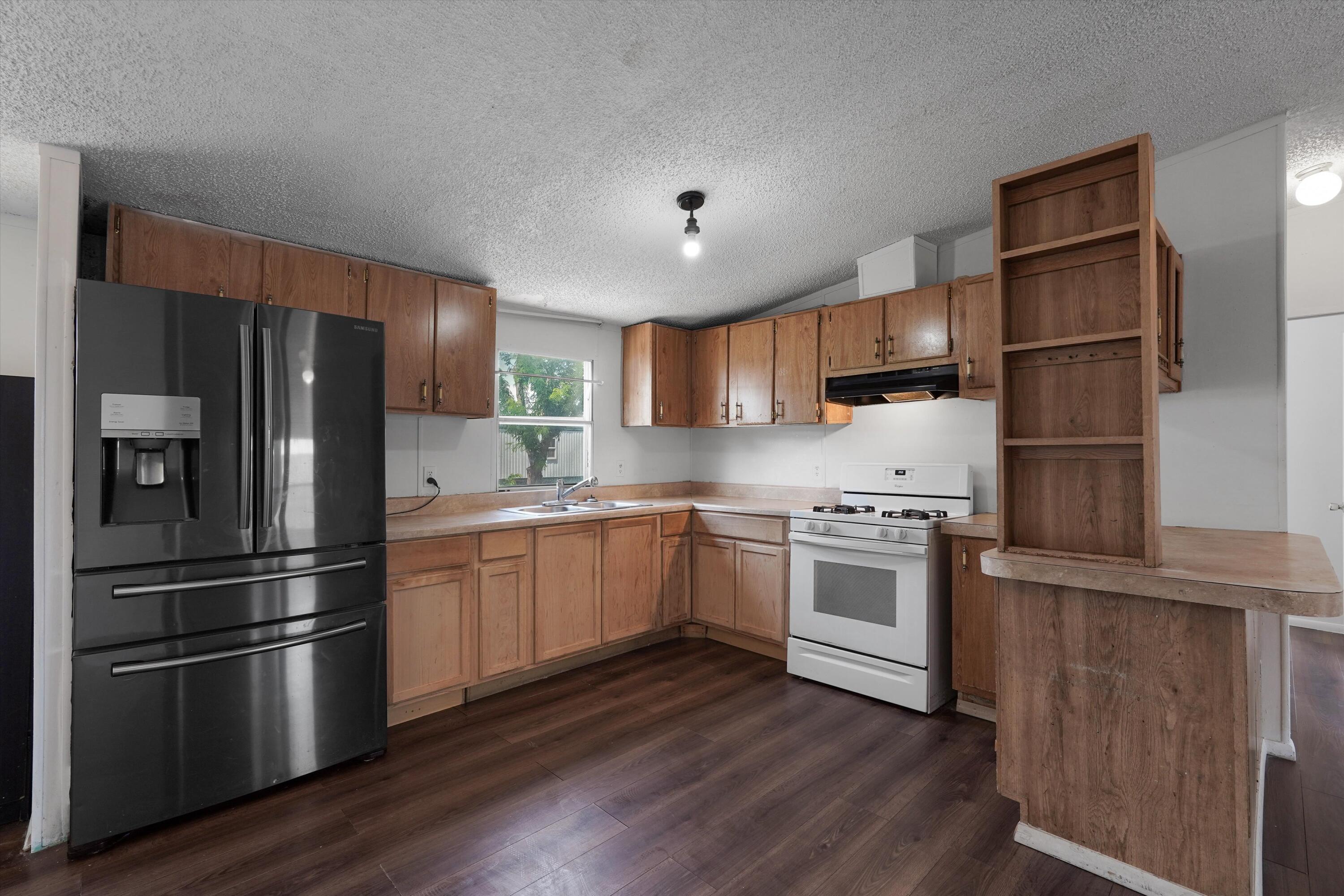 Photo 18 — 4203 Axtell Street SE