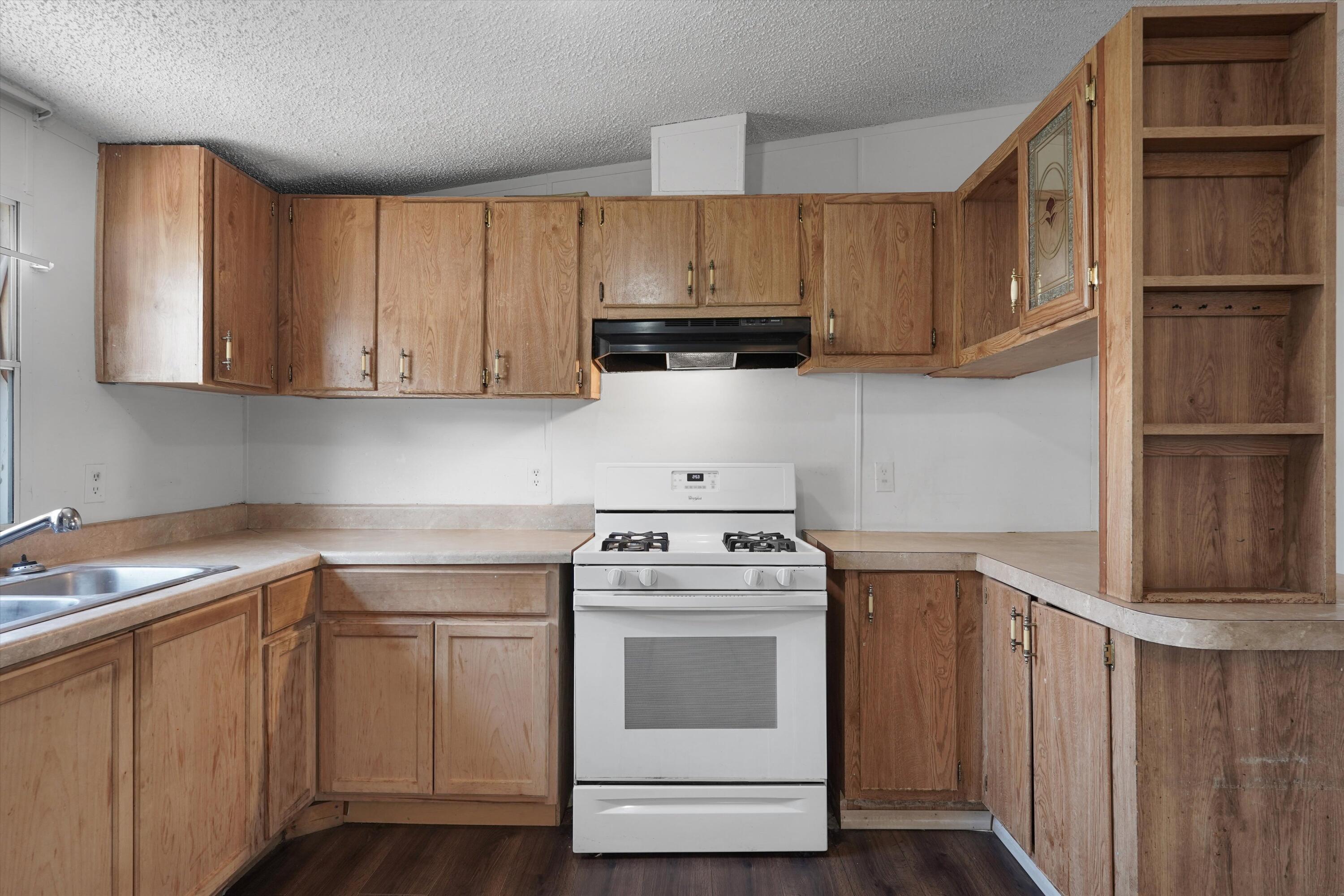 Photo 17 — 4203 Axtell Street SE