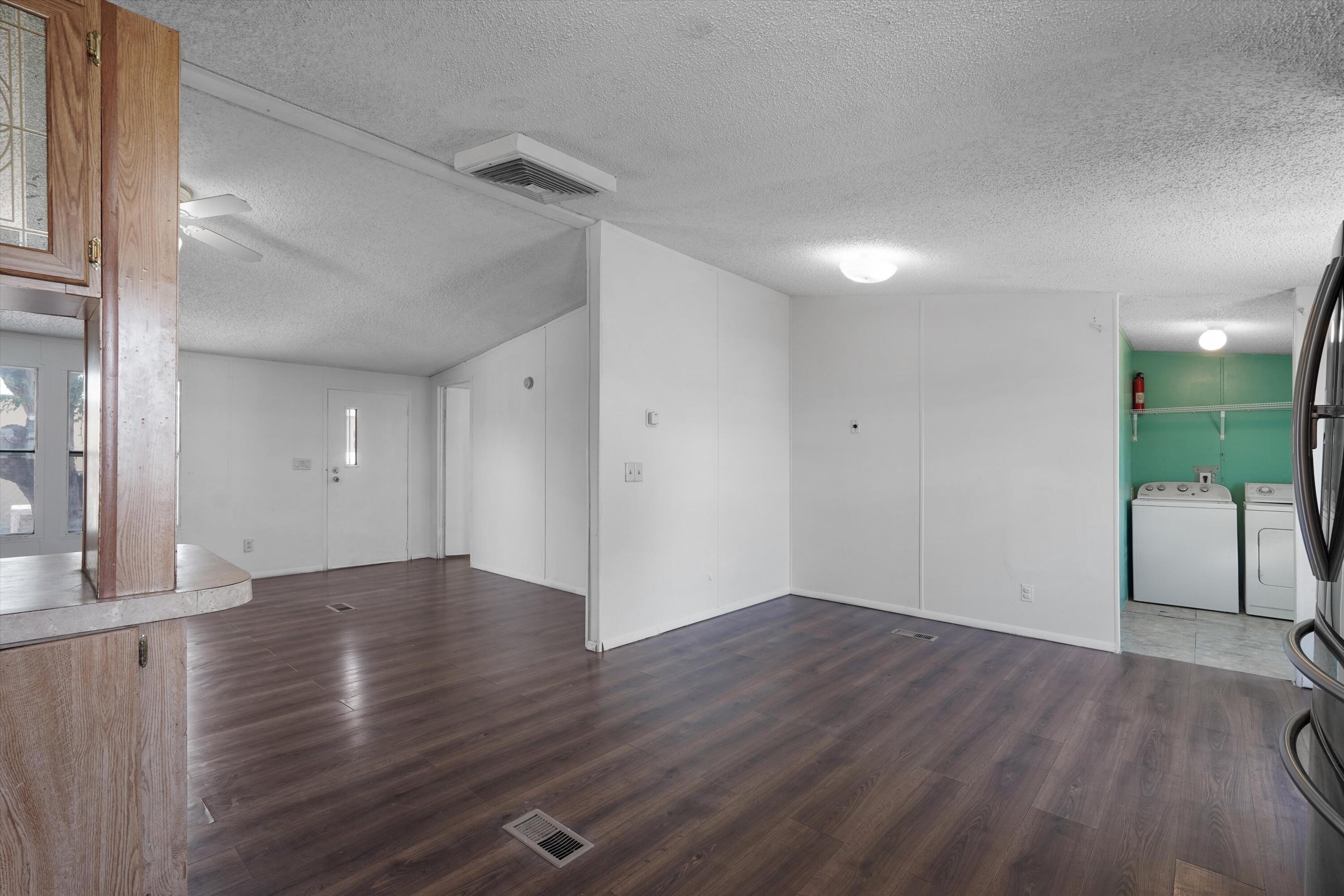 Photo 16 — 4203 Axtell Street SE
