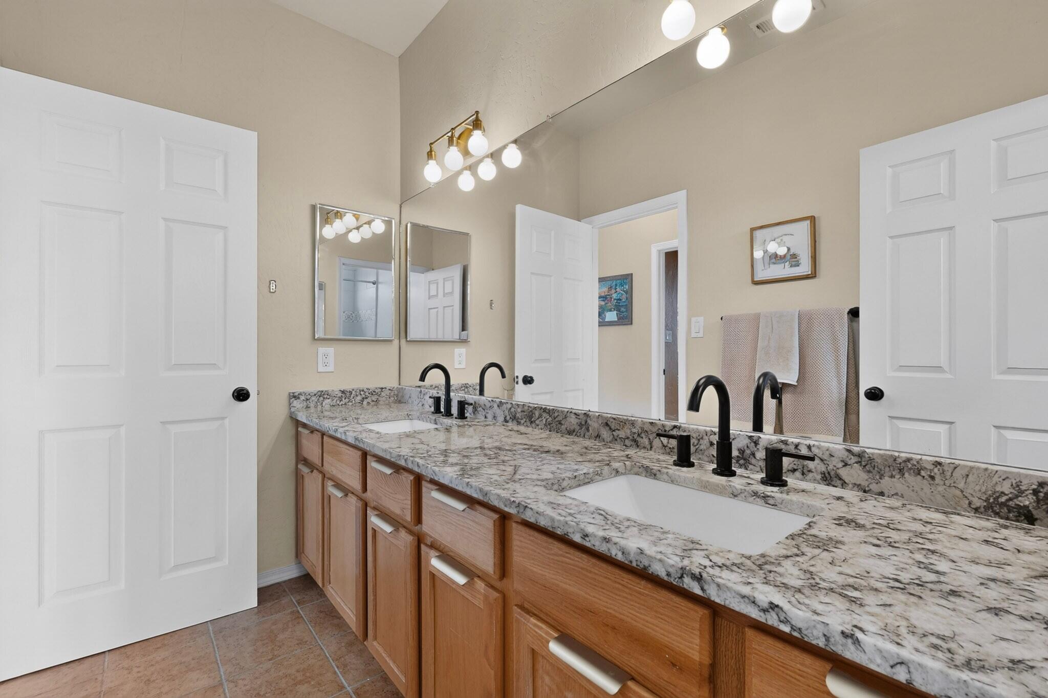 Photo 18 — 1044 Cristanos Drive