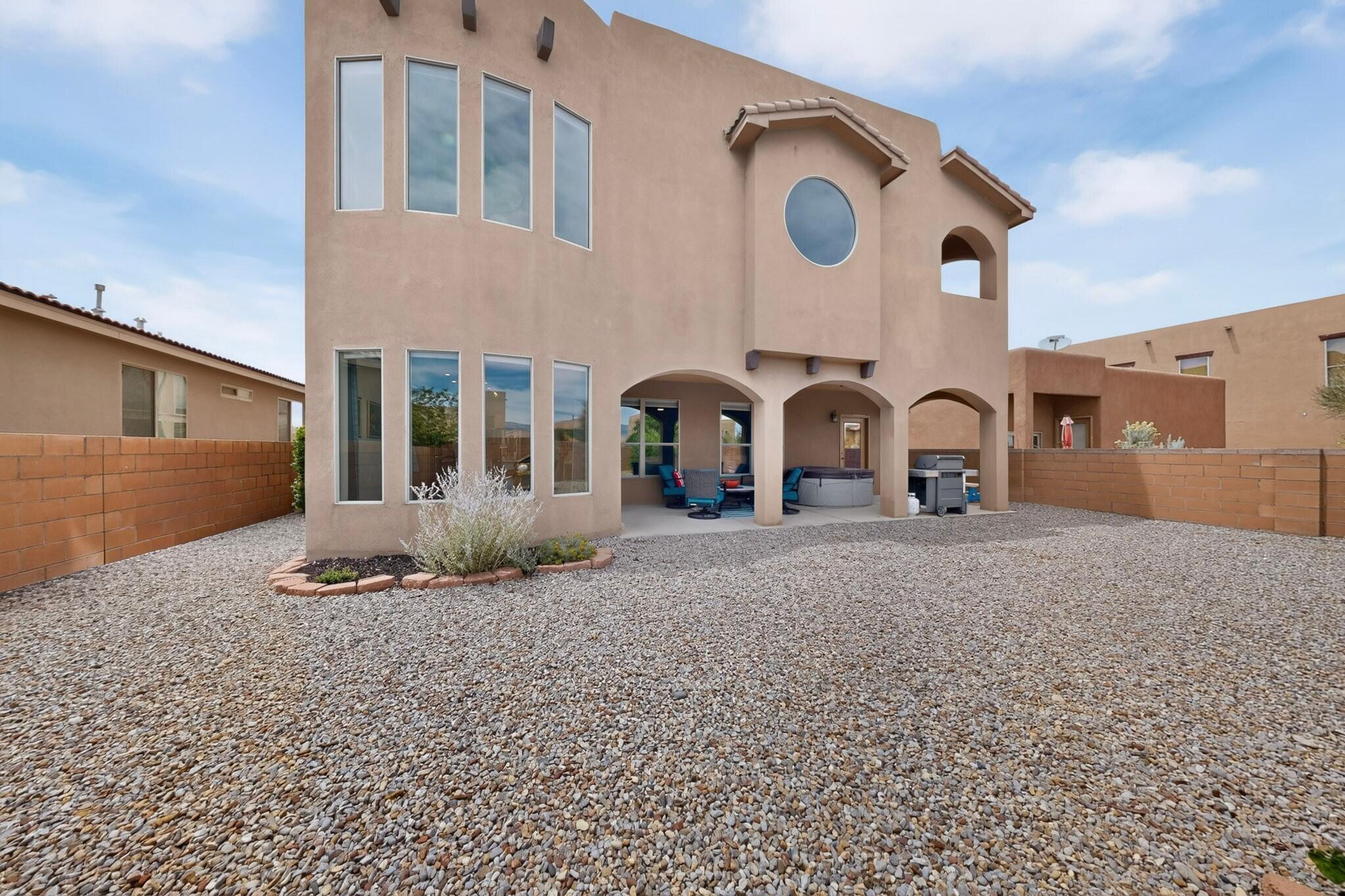 Photo 8 — 1044 Cristanos Drive