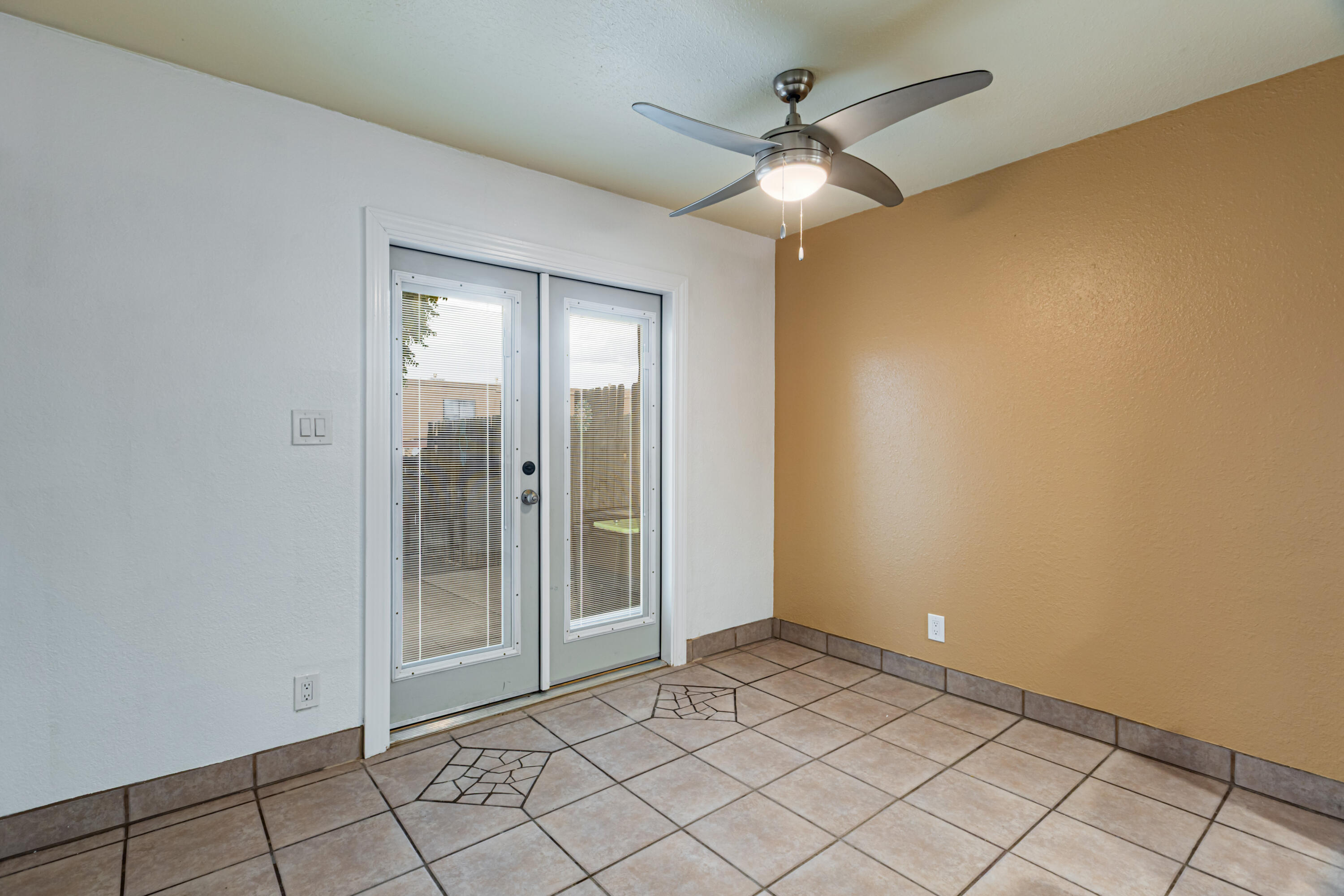 Photo 4 — 3301 Monroe Street NE UNIT J109
