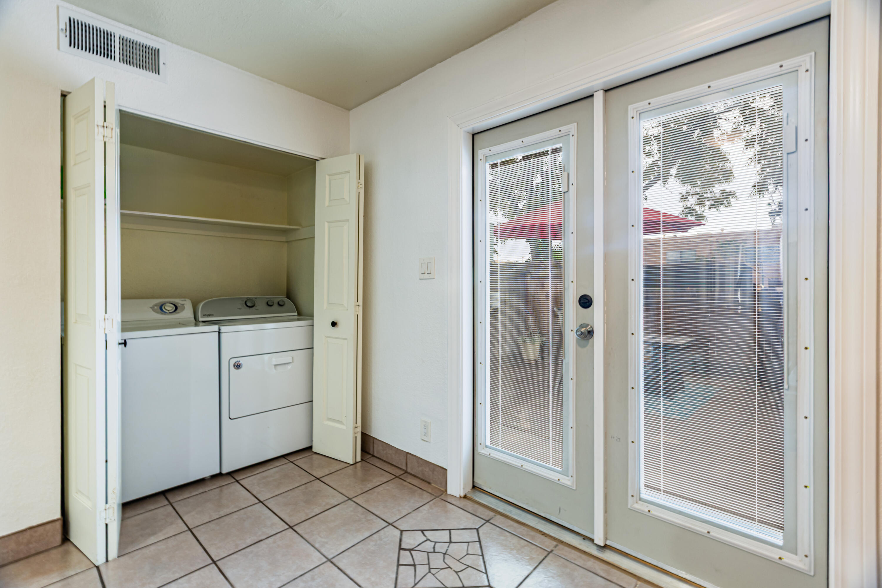 Photo 5 — 3301 Monroe Street NE UNIT J109