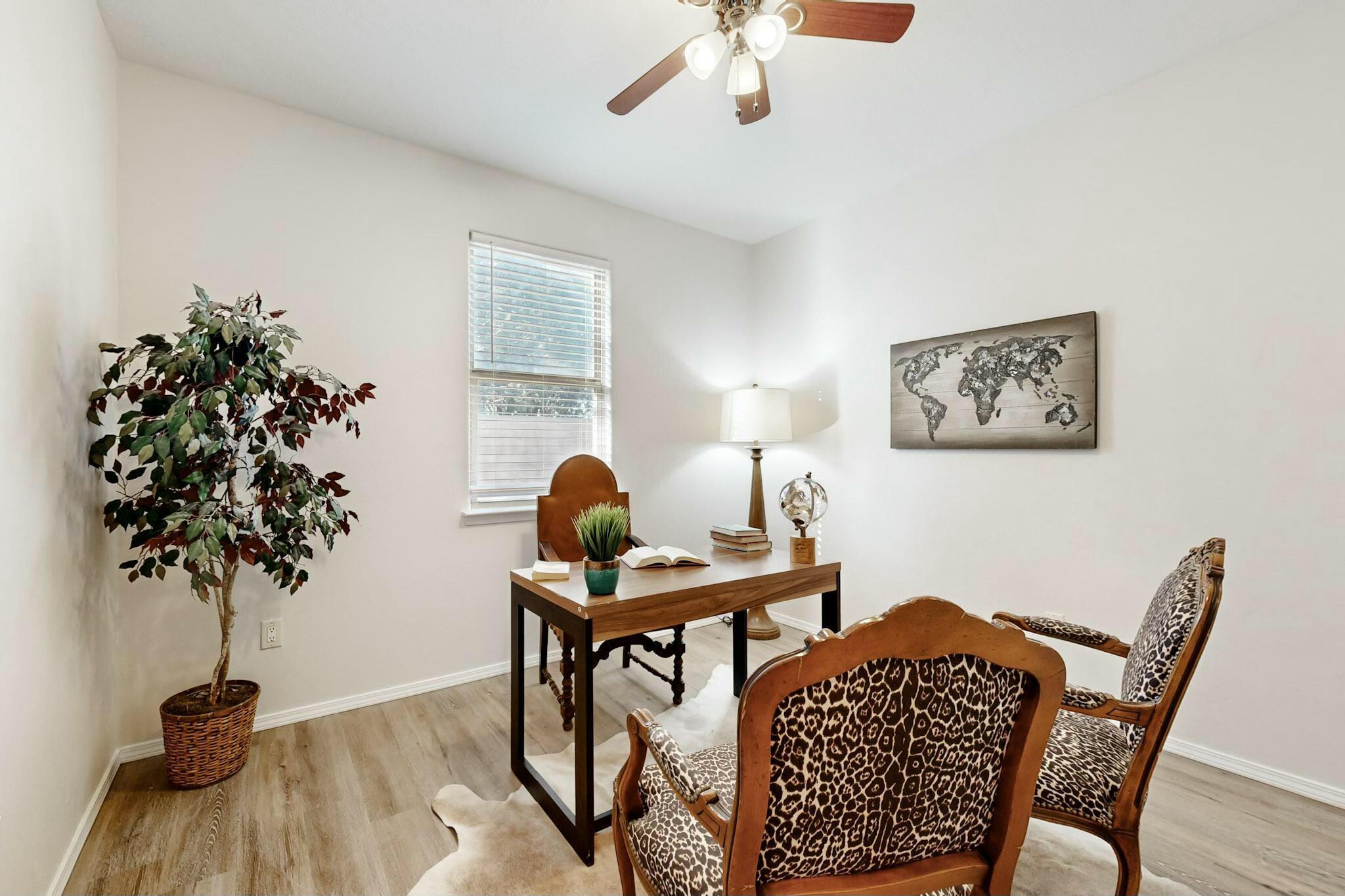 Photo 13 — 233 Shangri La Court NW