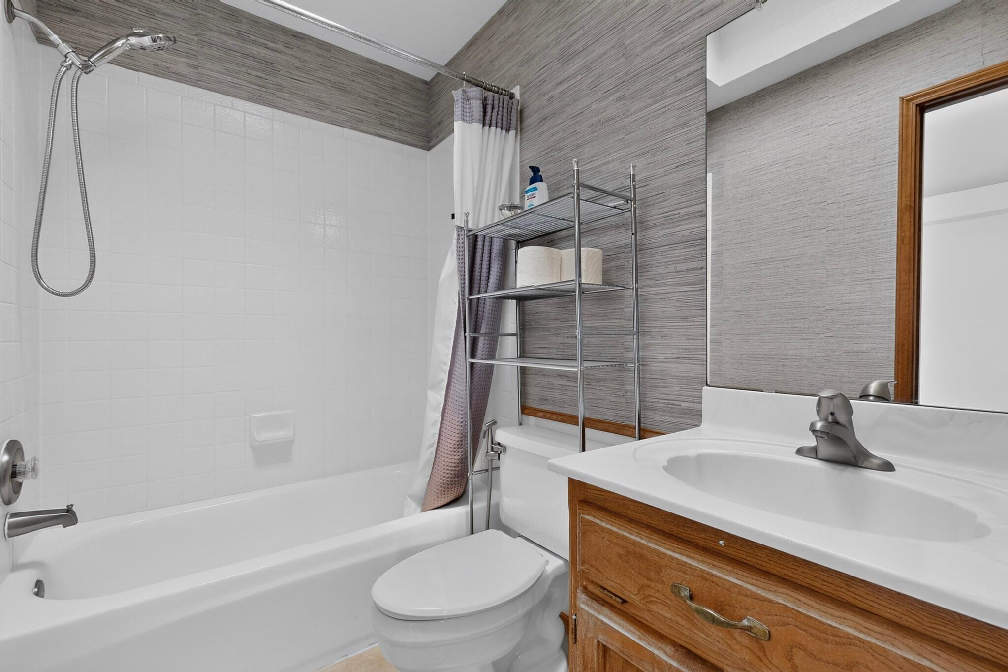 Photo 10 — 6308 Montano Pointe Road NW