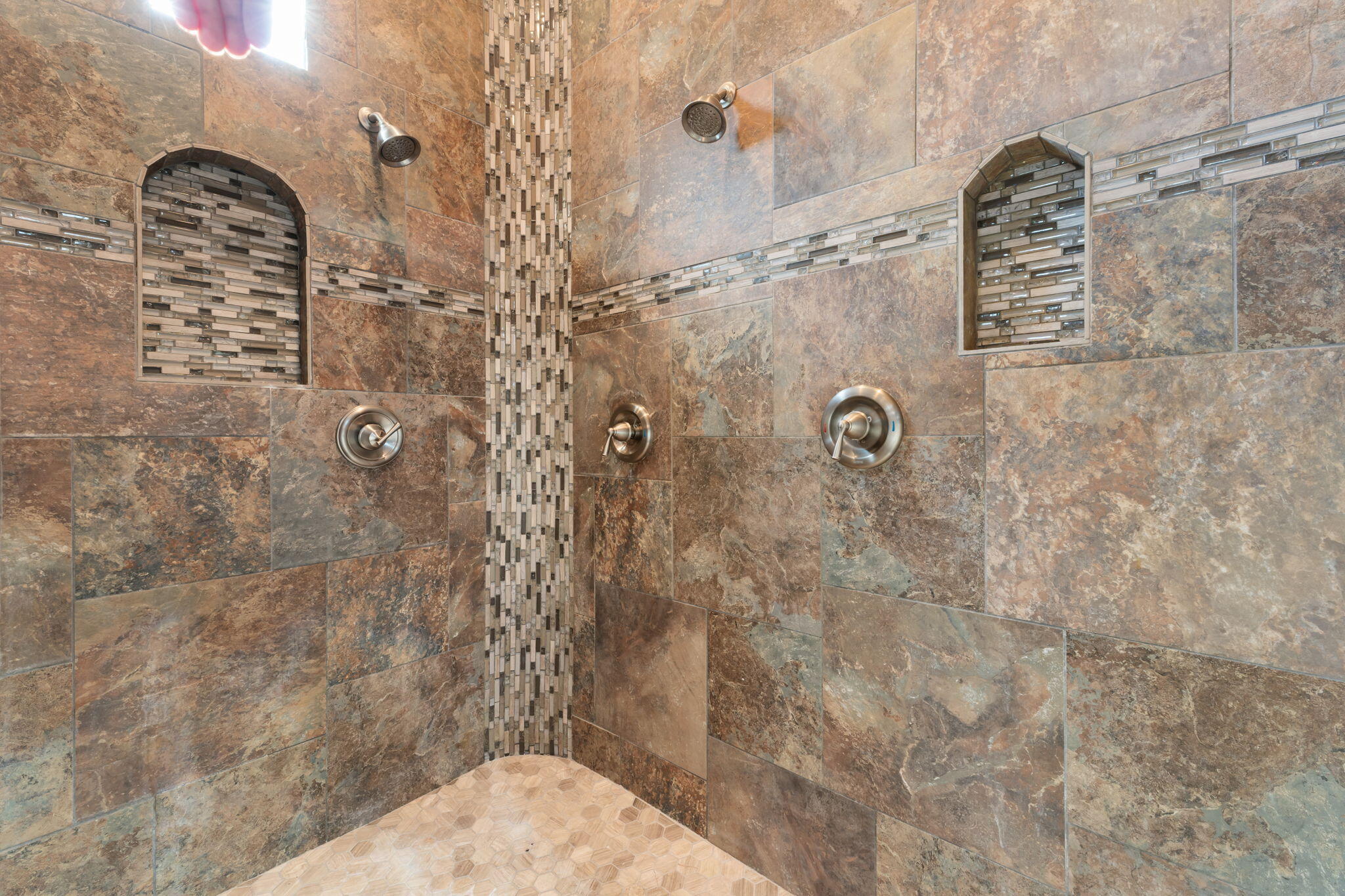 Photo 18 — 1202 Gabaldon Road NW