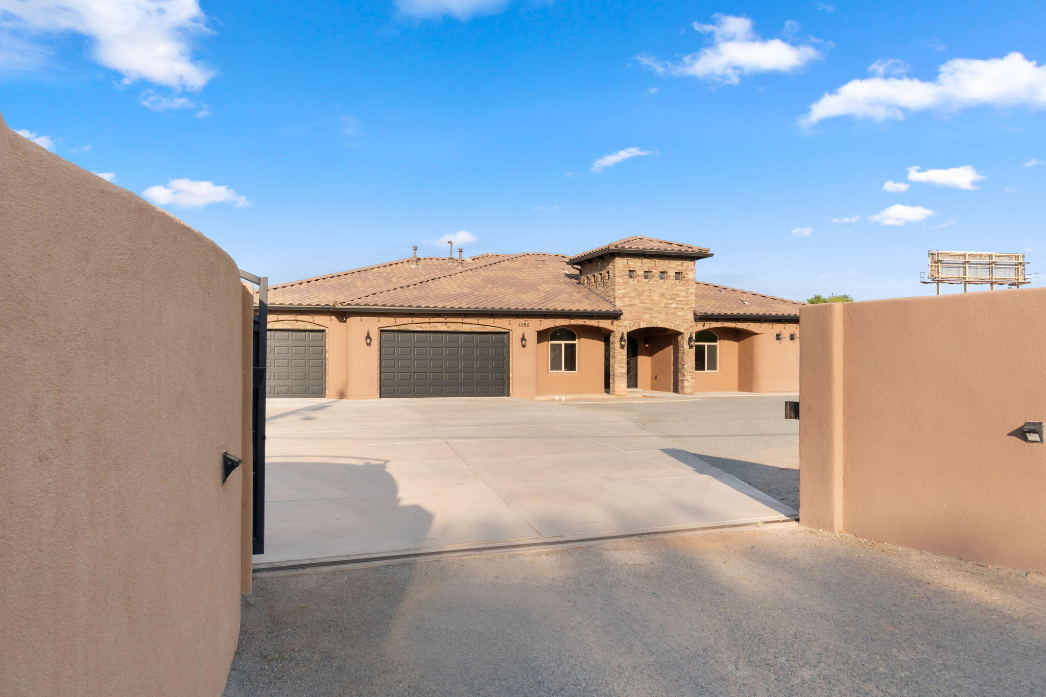 Photo 7 — 1202 Gabaldon Road NW