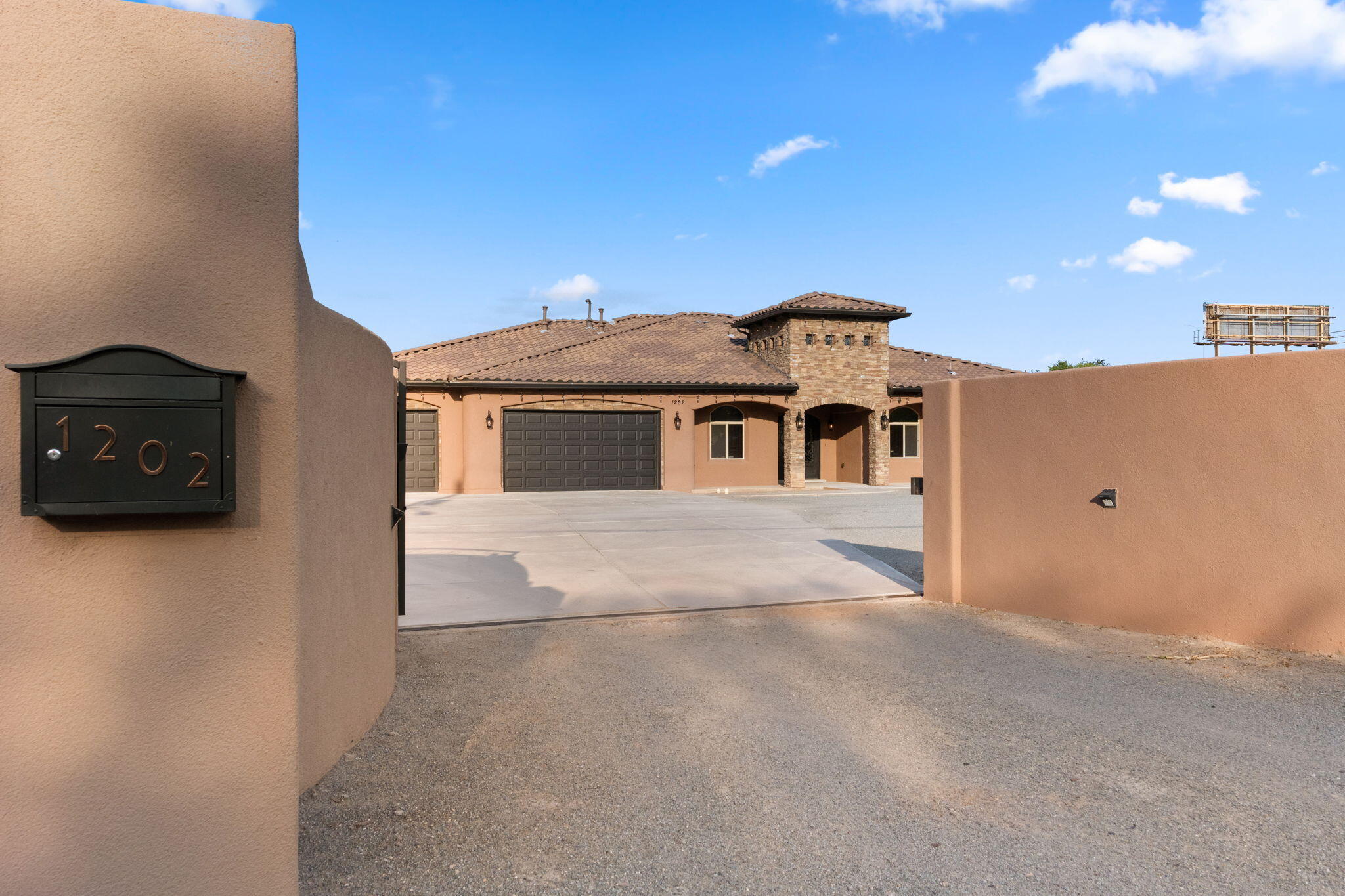 Photo 6 — 1202 Gabaldon Road NW
