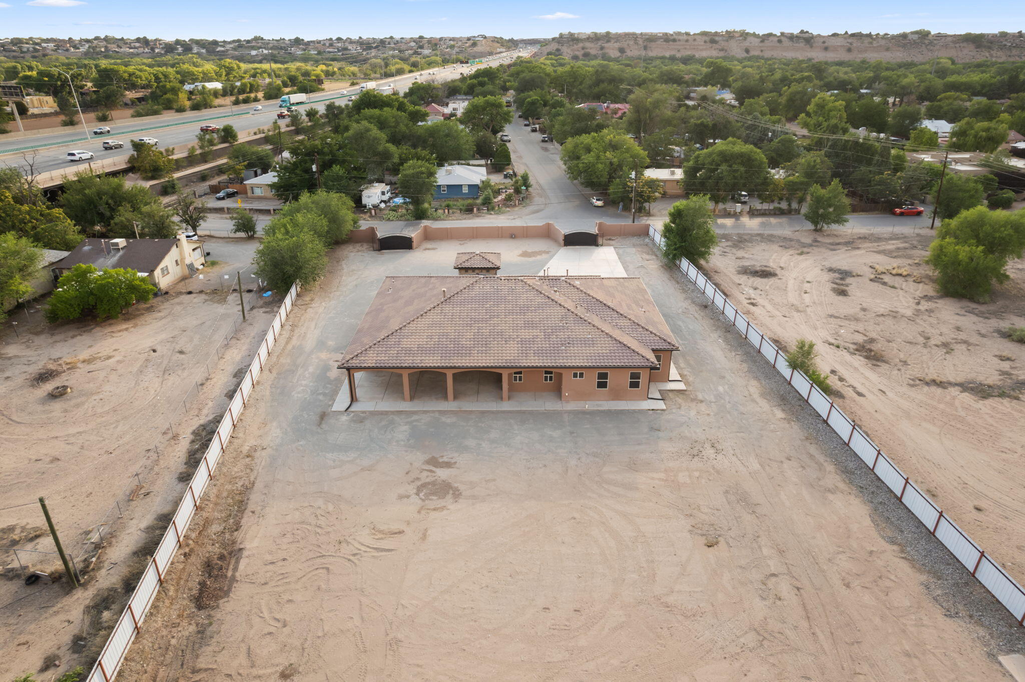 Photo 4 — 1202 Gabaldon Road NW