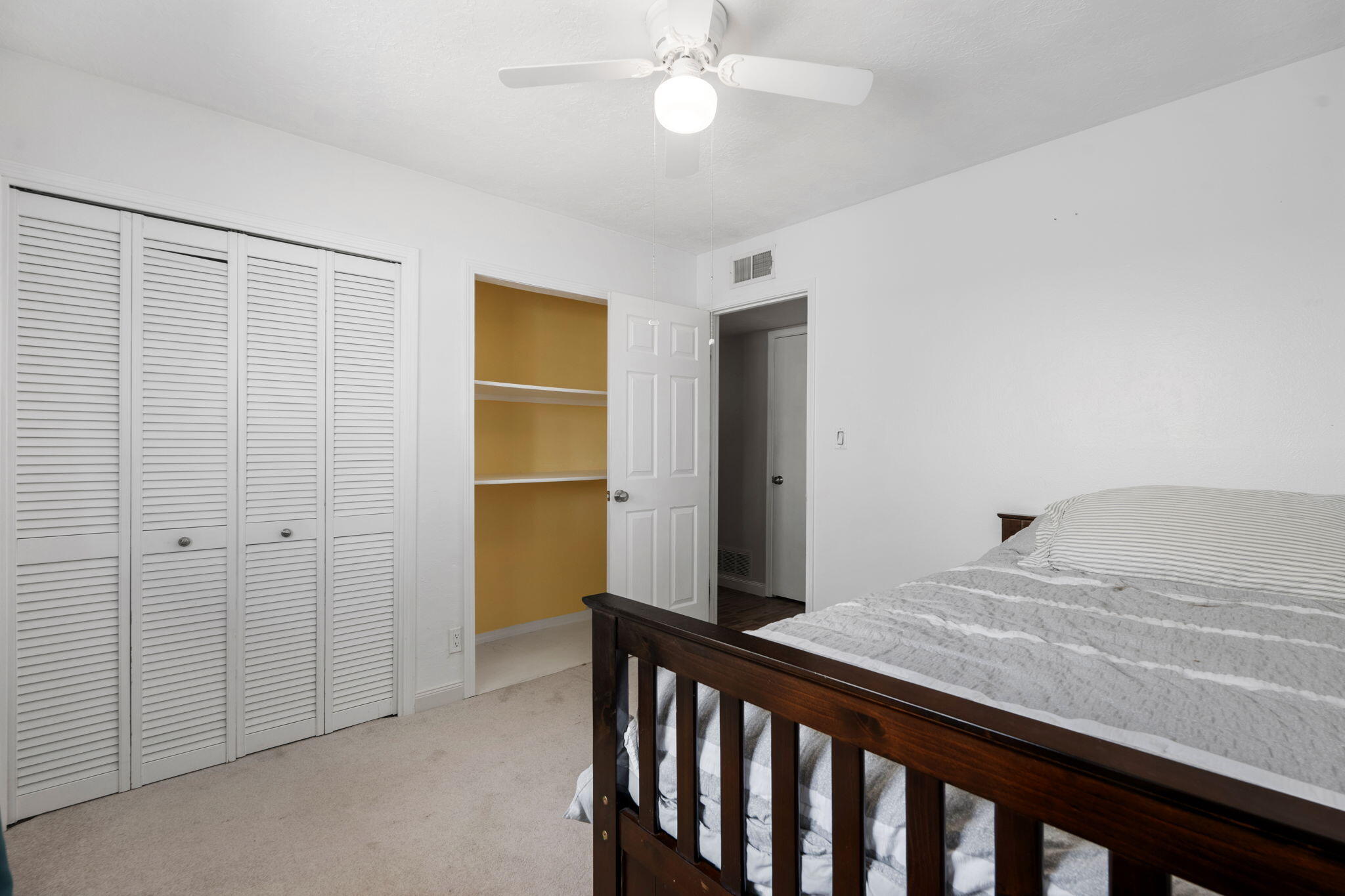 Photo 11 — 9412 Lona Lane NE