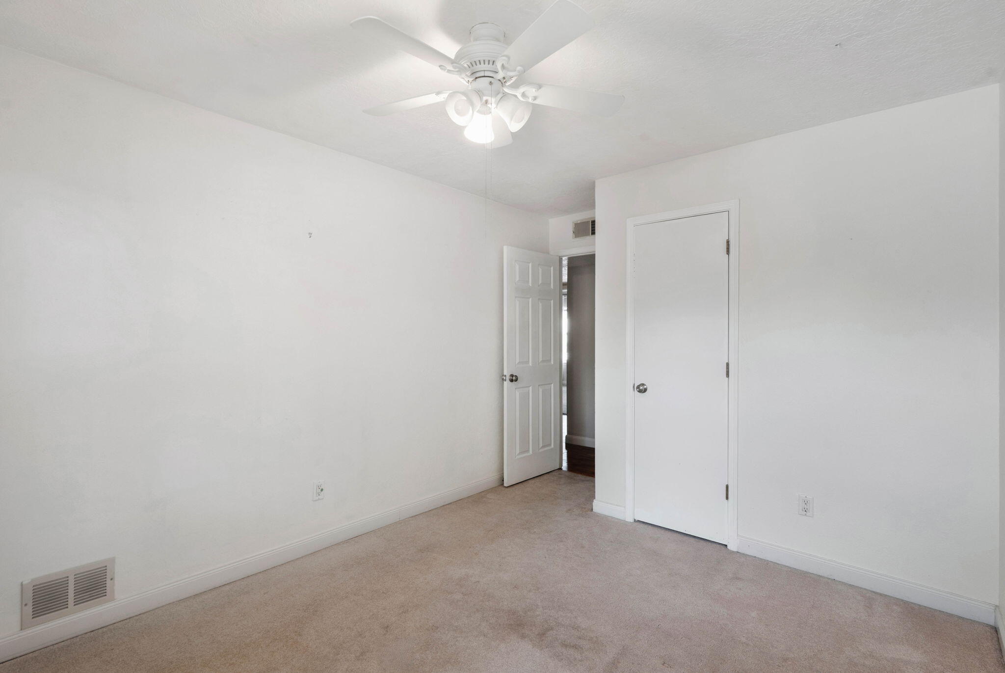 Photo 9 — 9412 Lona Lane NE