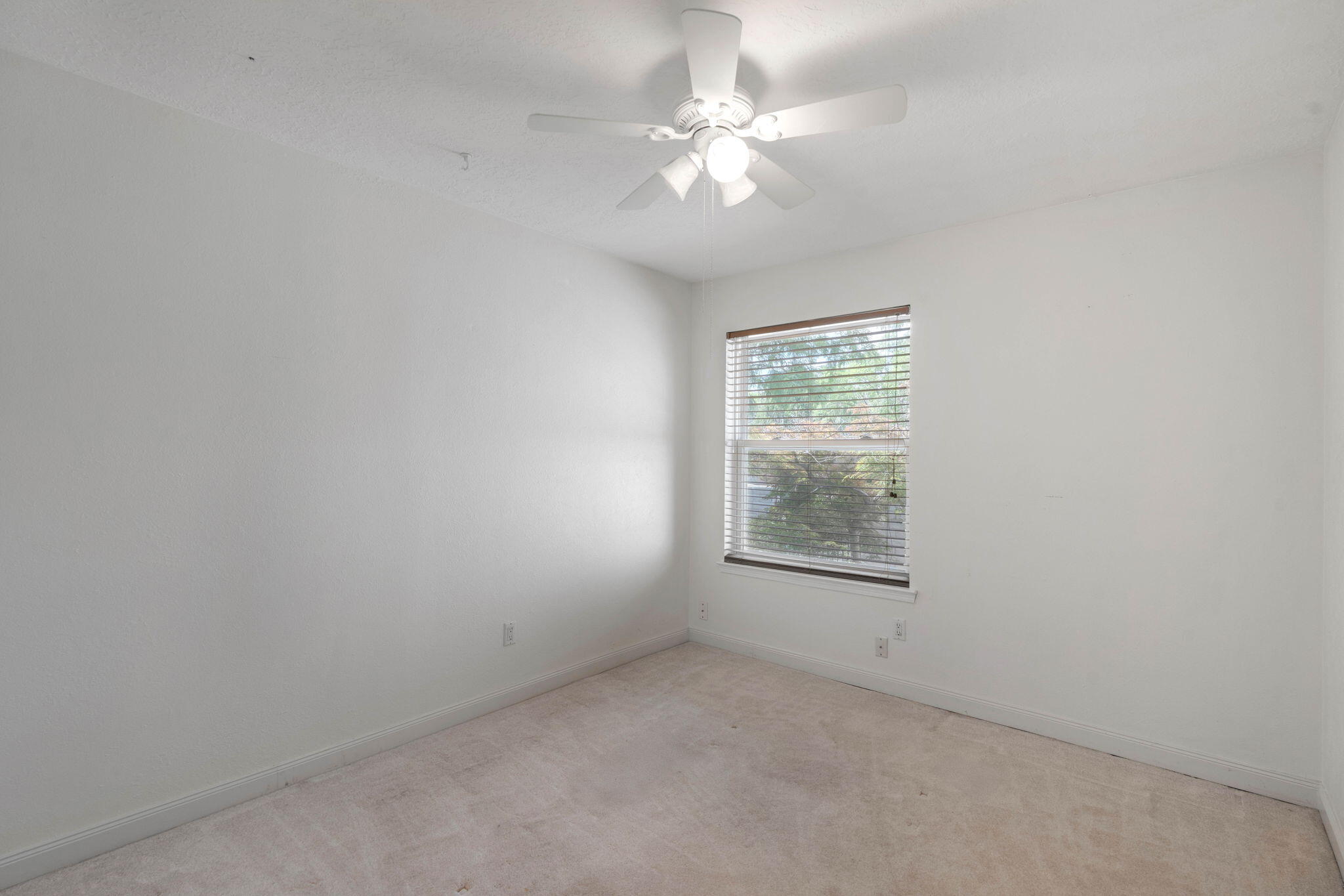 Photo 8 — 9412 Lona Lane NE