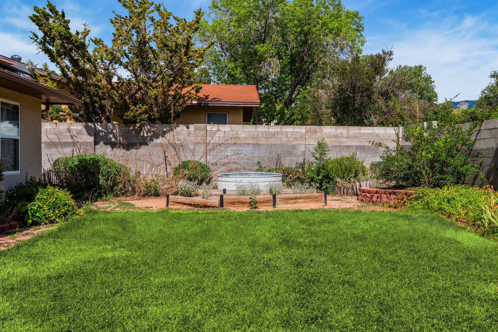 Photo 5 — 9412 Lona Lane NE