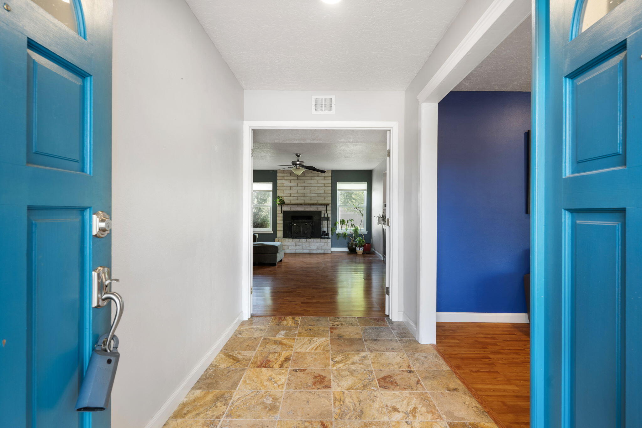 Photo 2 — 9412 Lona Lane NE