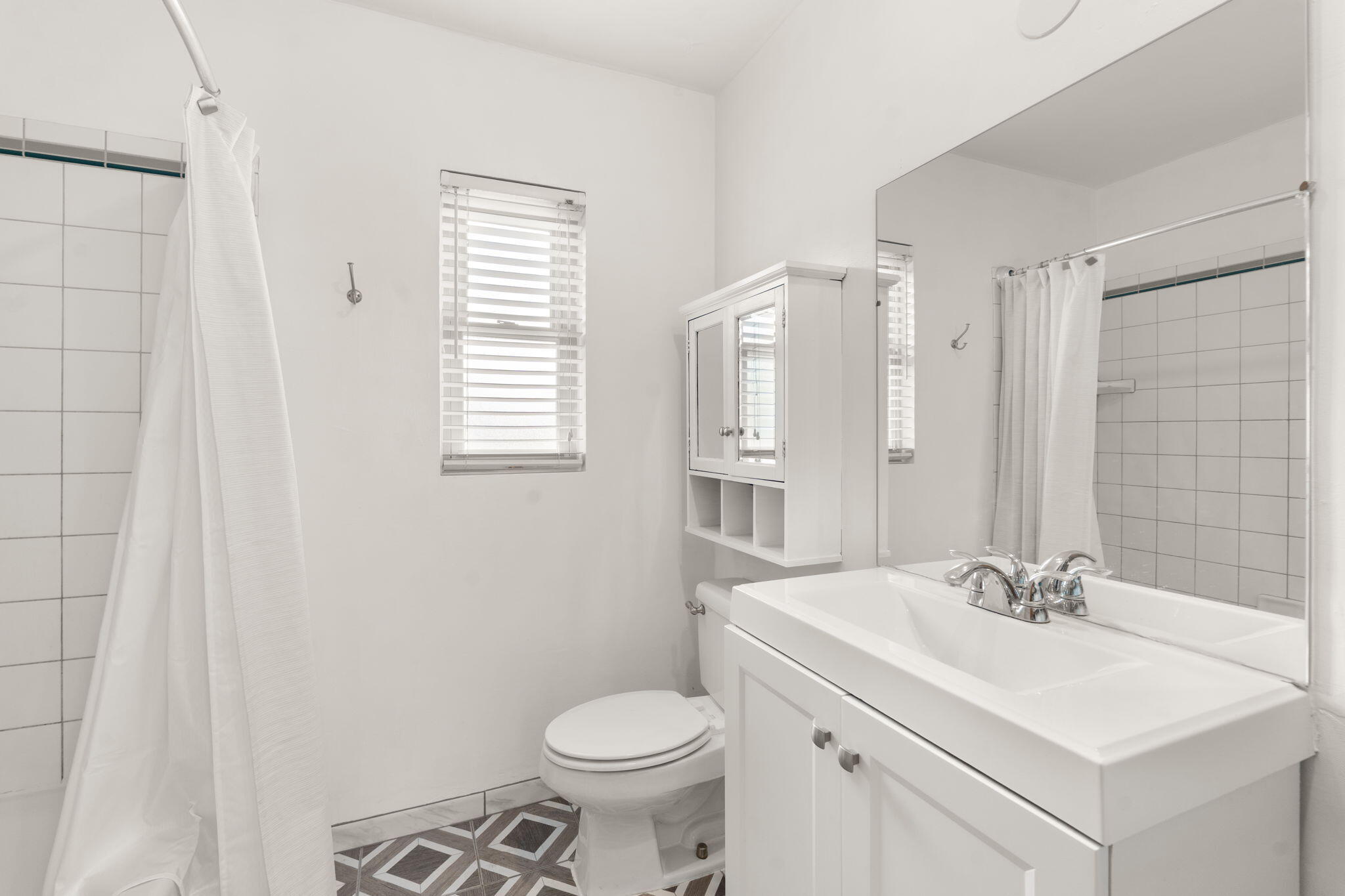 Photo 11 — 1405 San Carlos Road SW 3