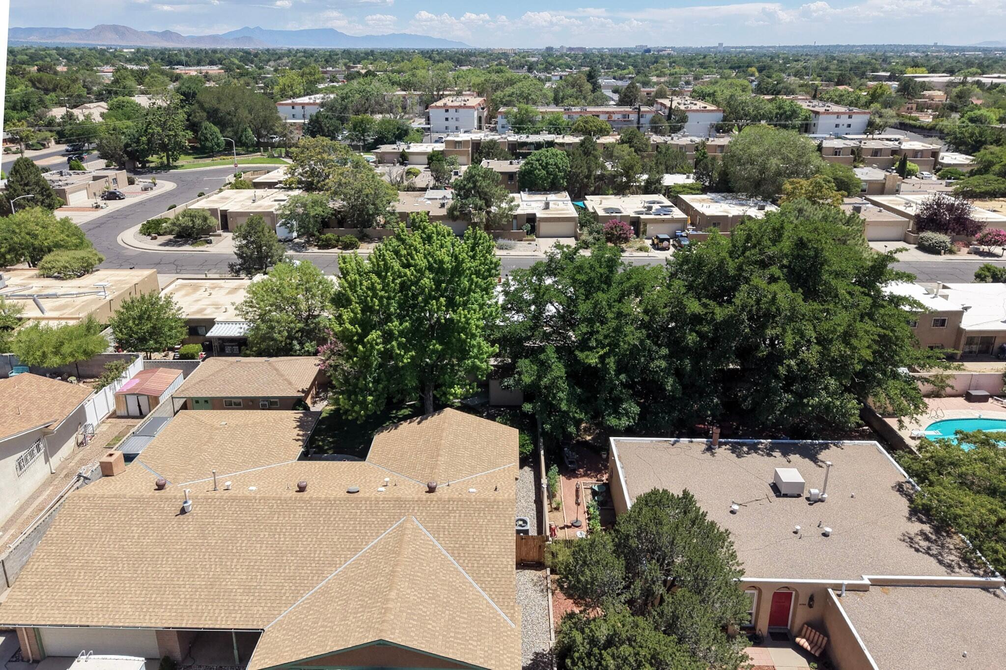Photo 11 — 6805 Baker Avenue NE