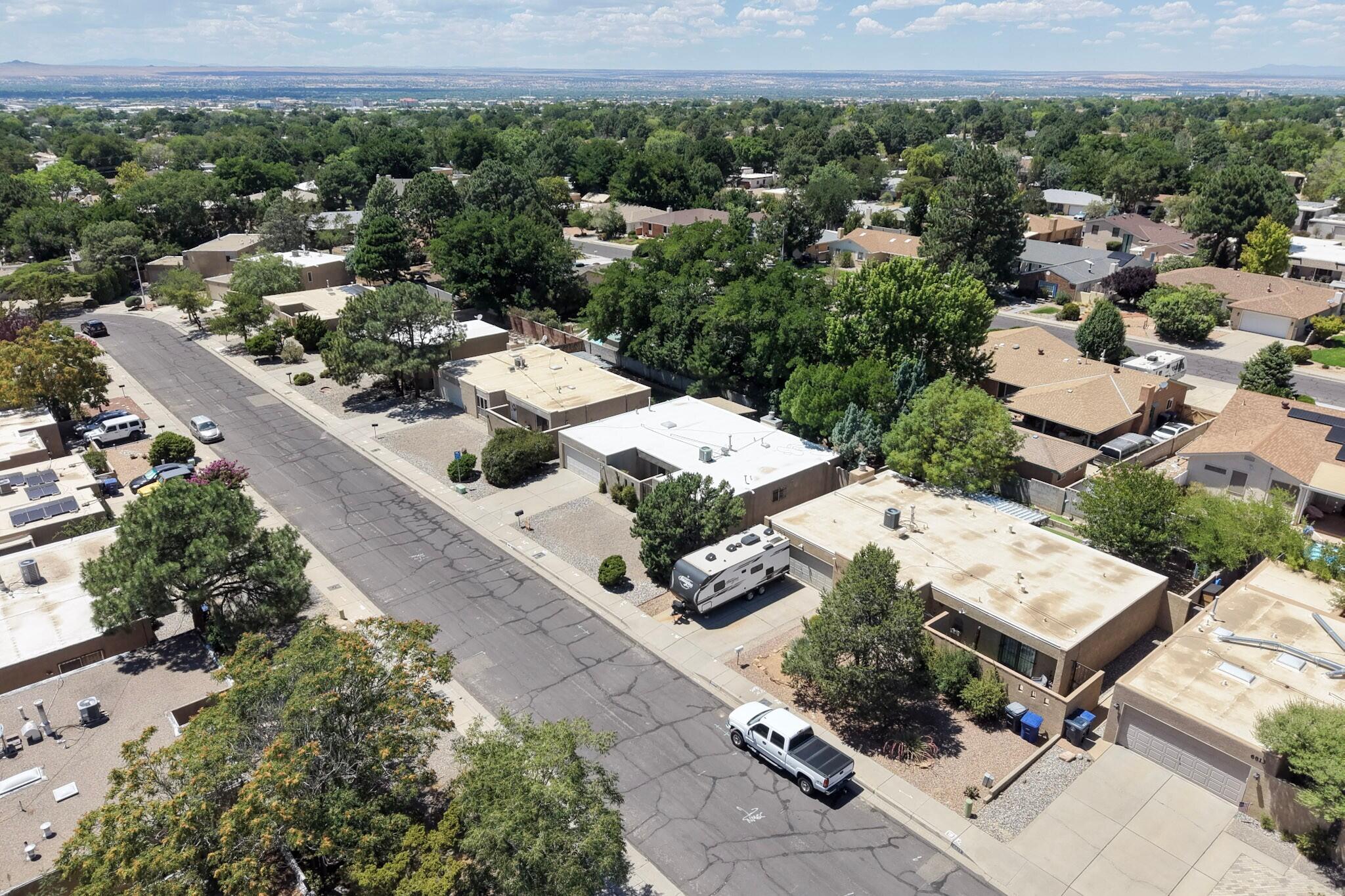 Photo 13 — 6805 Baker Avenue NE