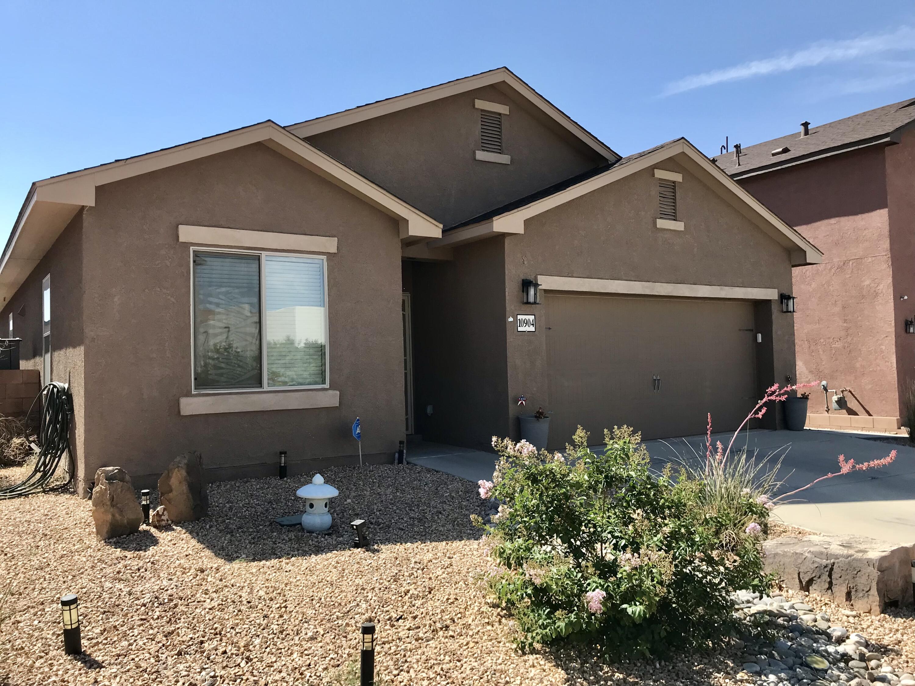 10904 Del Carmen Street NW, Albuquerque, NM 87114