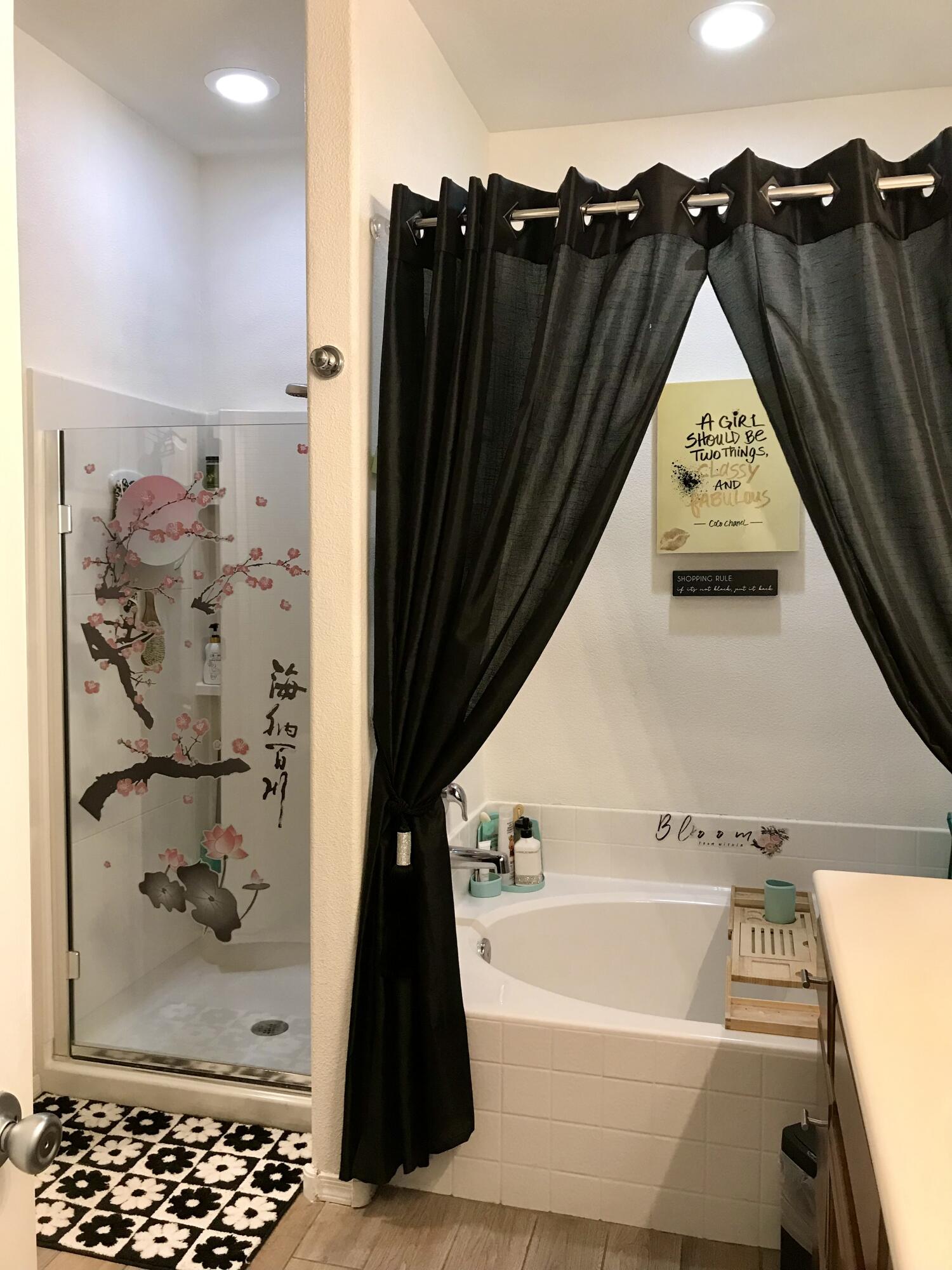 Photo 20 — 10904 Del Carmen Street NW