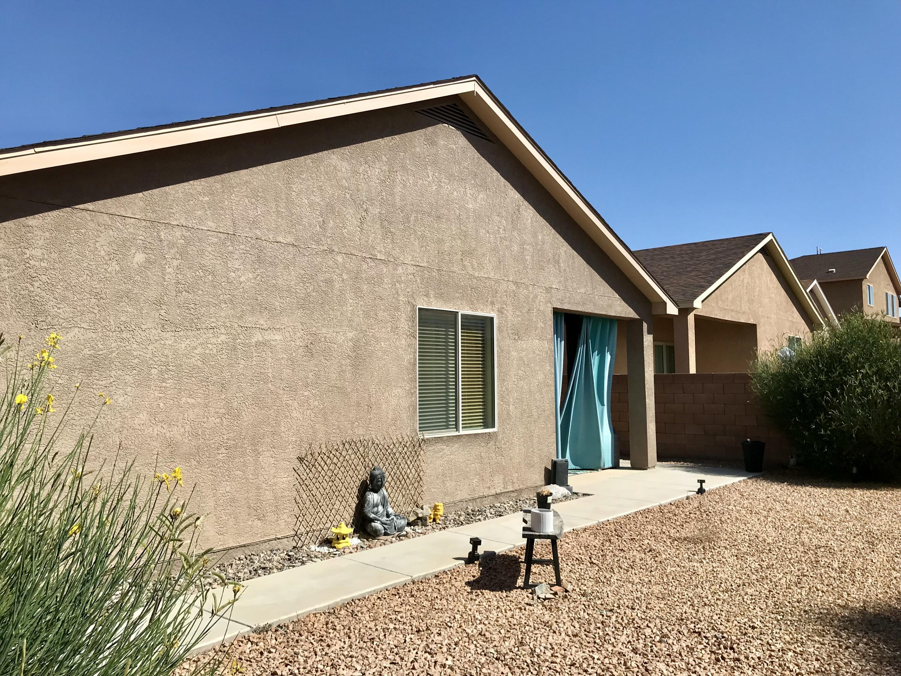Photo 10 — 10904 Del Carmen Street NW
