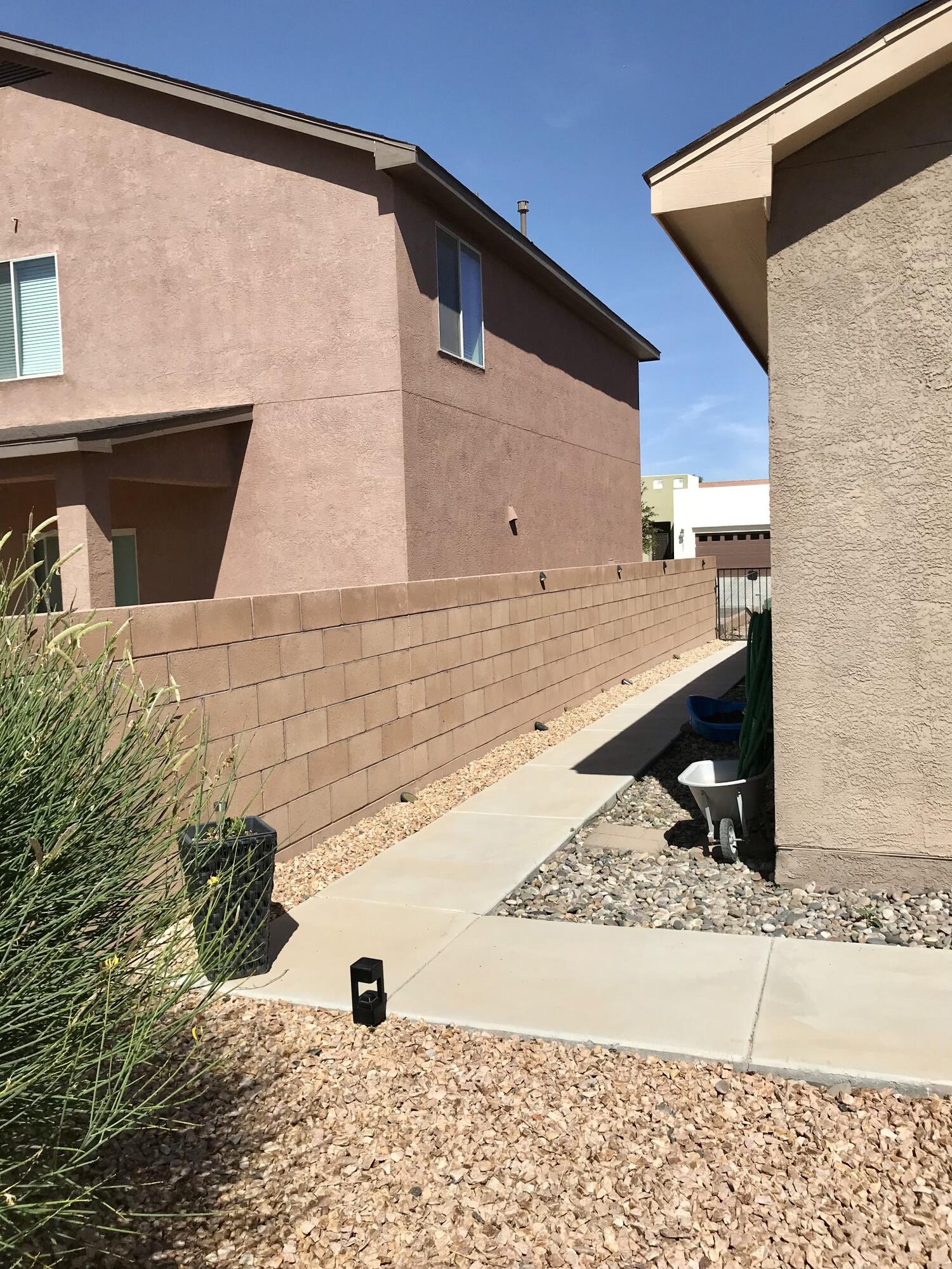 Photo 13 — 10904 Del Carmen Street NW