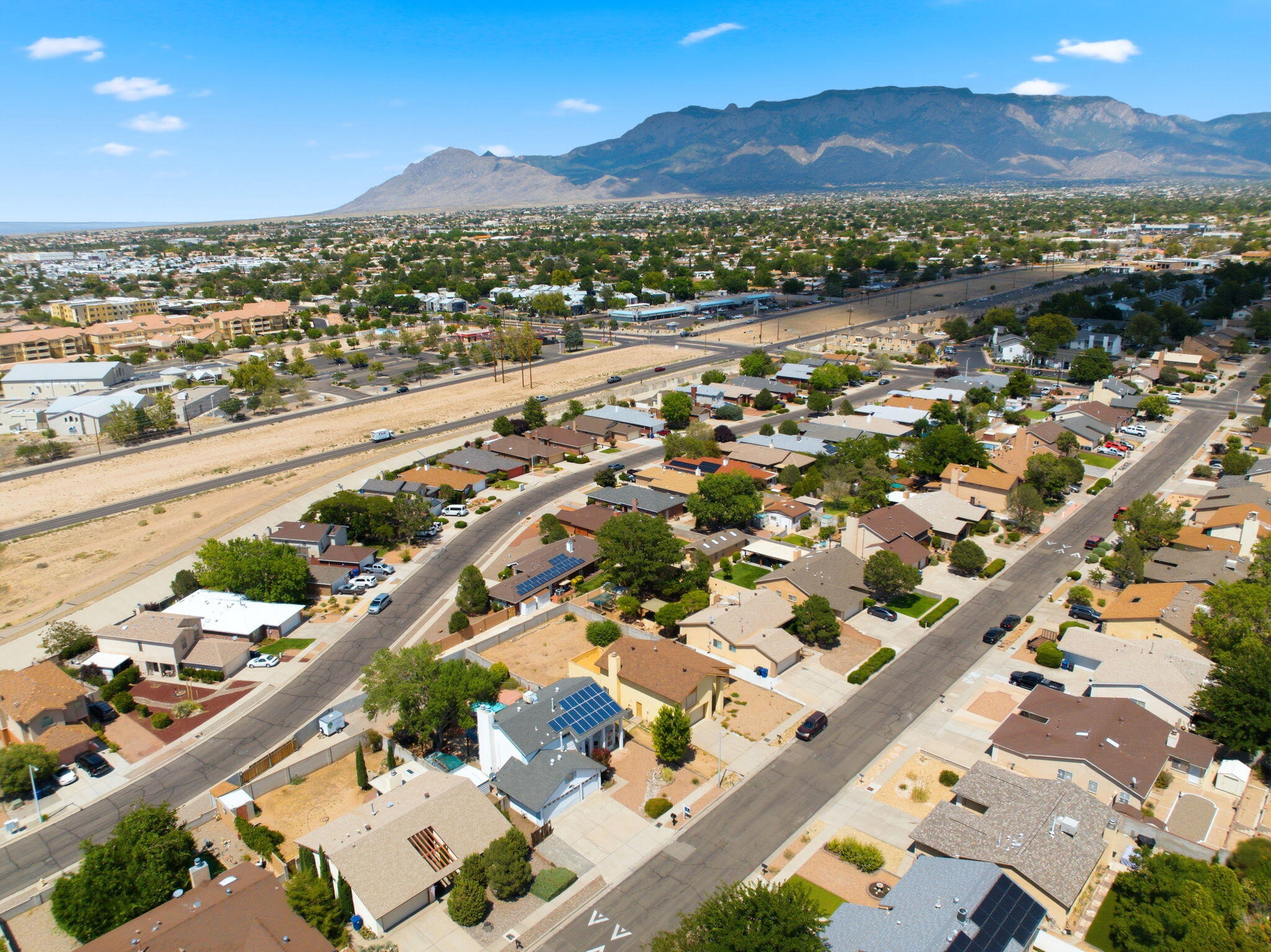 Photo 19 — 6845 Vivian Drive NE