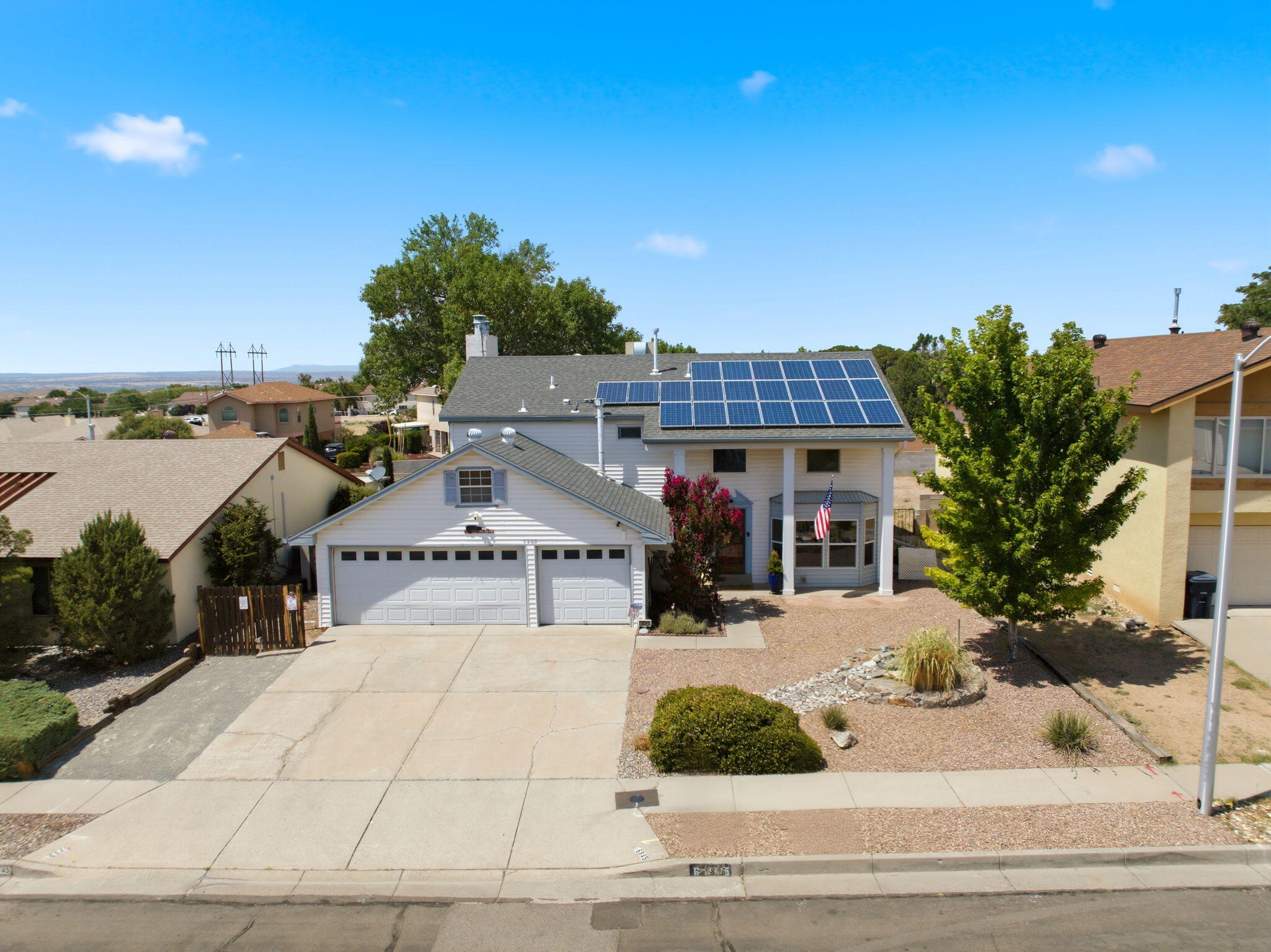 Photo 15 — 6845 Vivian Drive NE