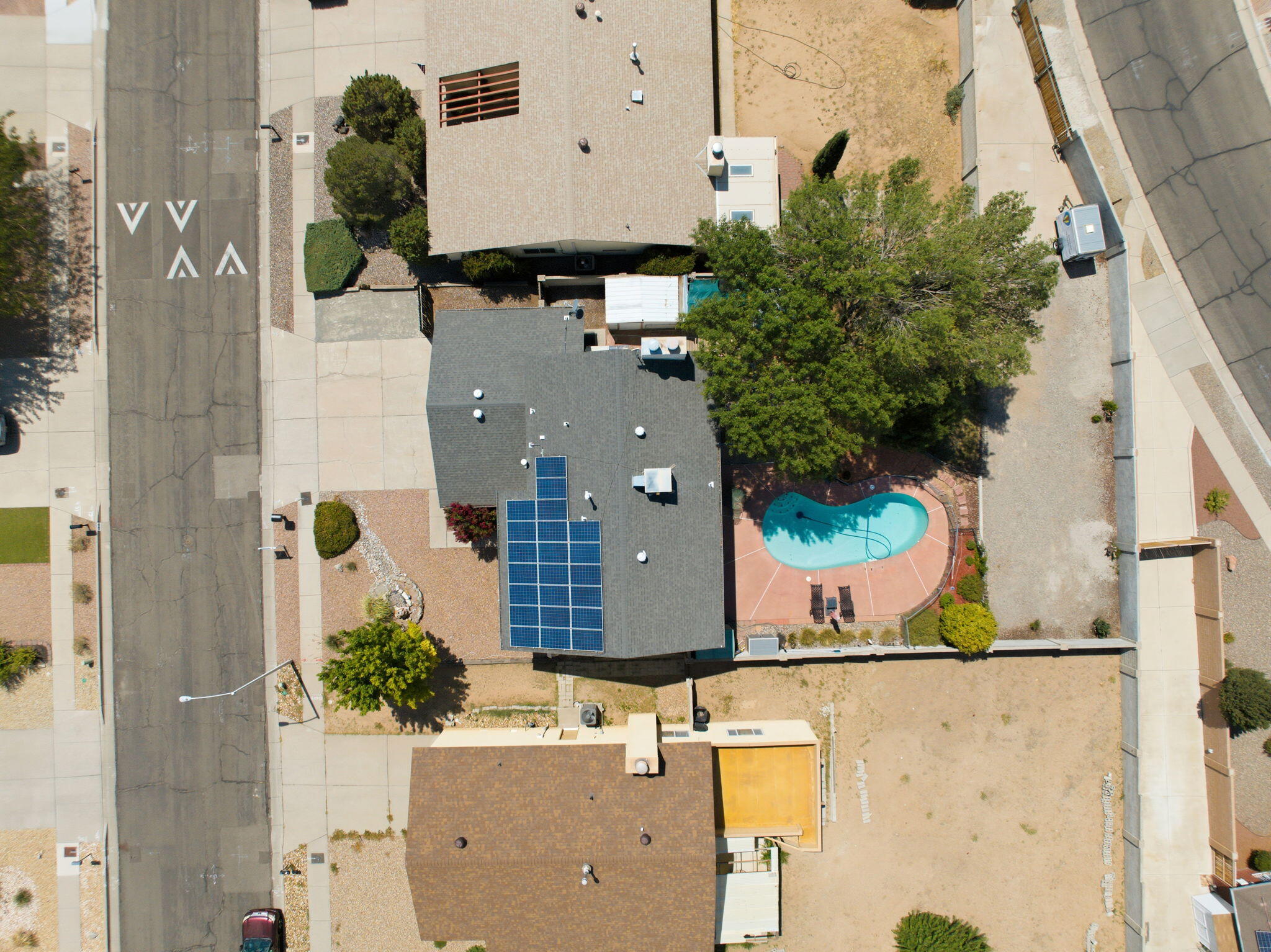 Photo 9 — 6845 Vivian Drive NE
