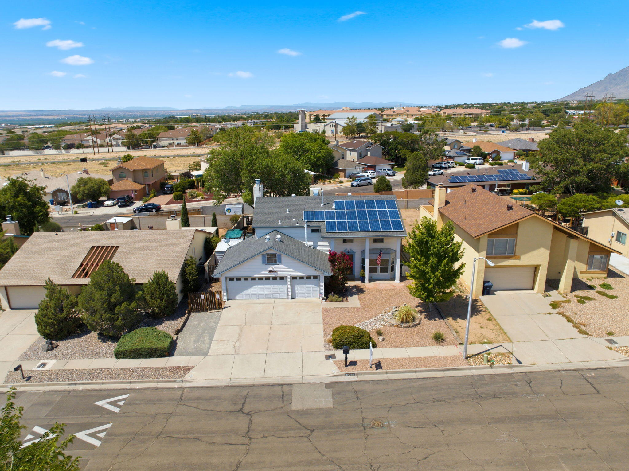 Photo 6 — 6845 Vivian Drive NE