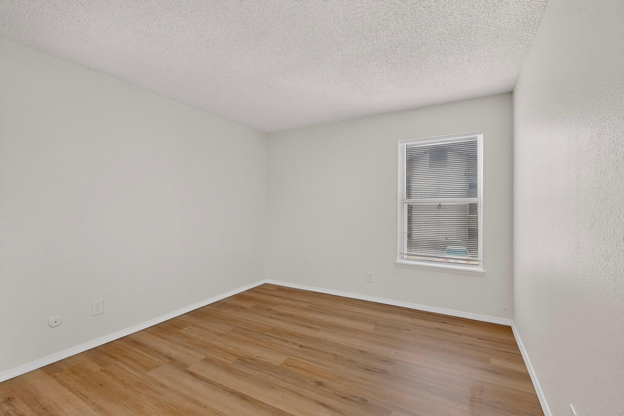 Photo 10 — 3859 Montgomery Boulevard NE APT 1321