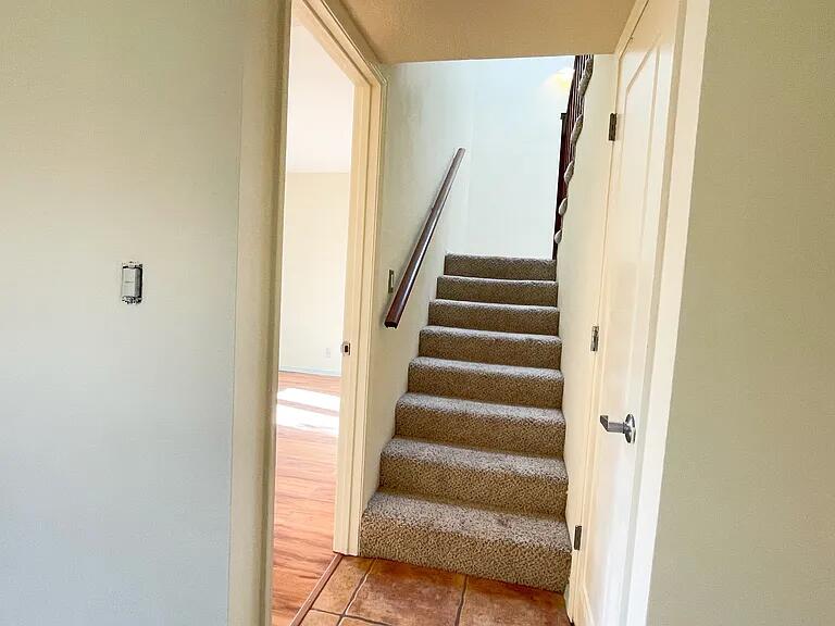 Photo 10 — 785 Tramway Lane NE # 10