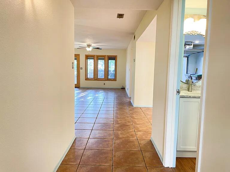 Photo 8 — 785 Tramway Lane NE # 10