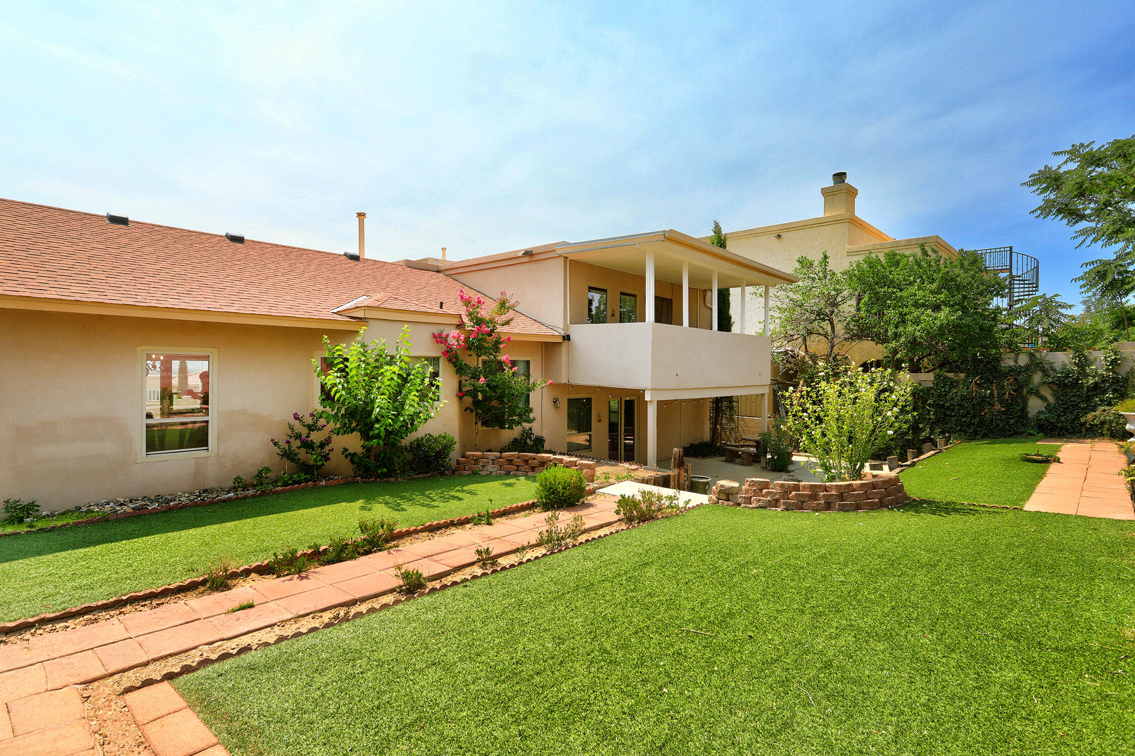 Photo 20 — 529 La Bajada Court NW
