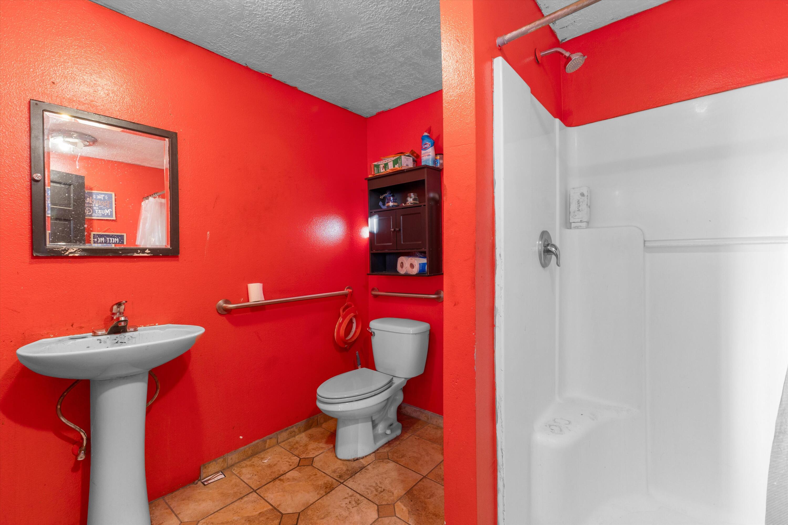 Photo 12 — 616 Coso Avenue SE