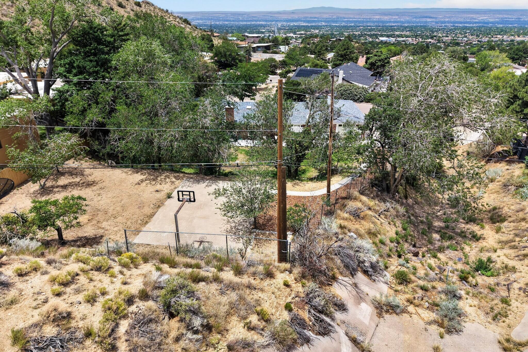 Photo 2 — 4600 Sunset Canyon Place NE