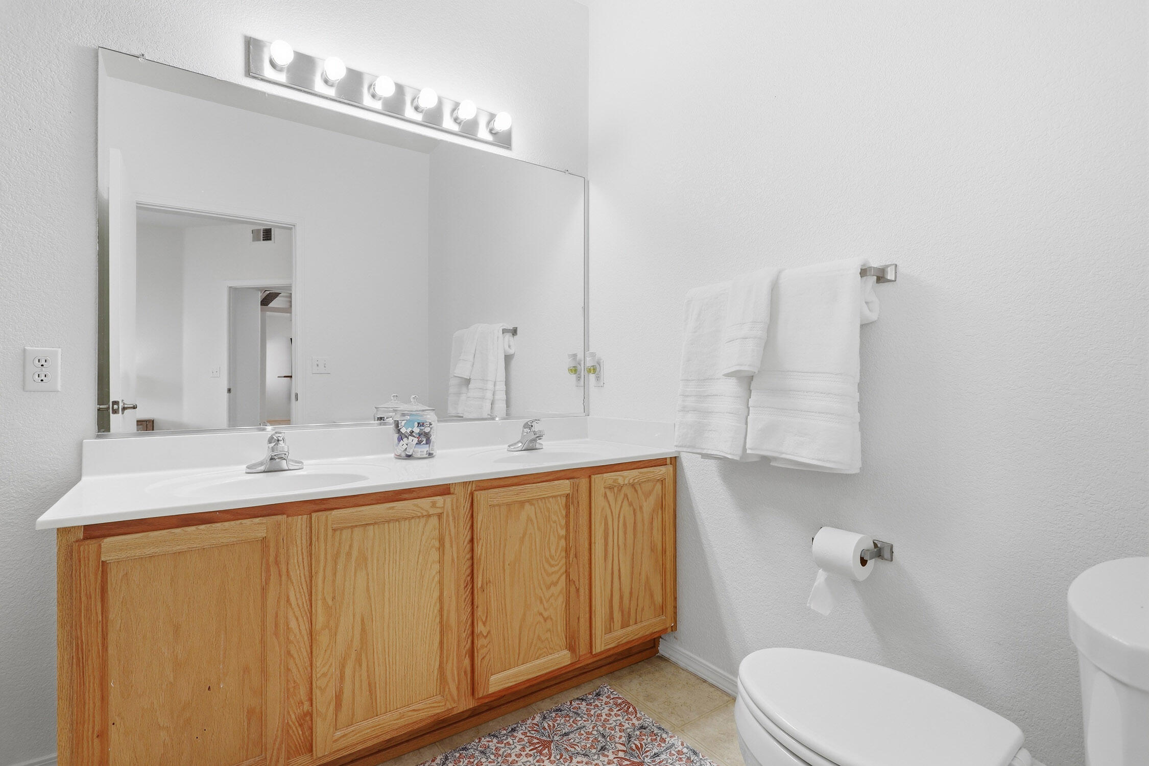 Photo 13 — 6800 Vista Del Norte Drive NE 427