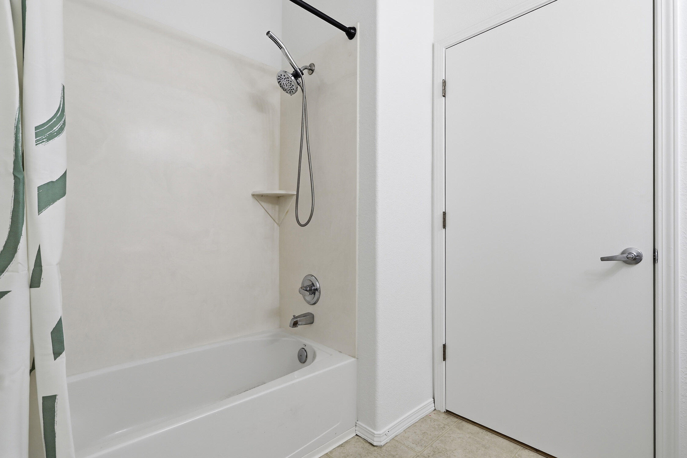 Photo 7 — 6800 Vista Del Norte Drive NE 427