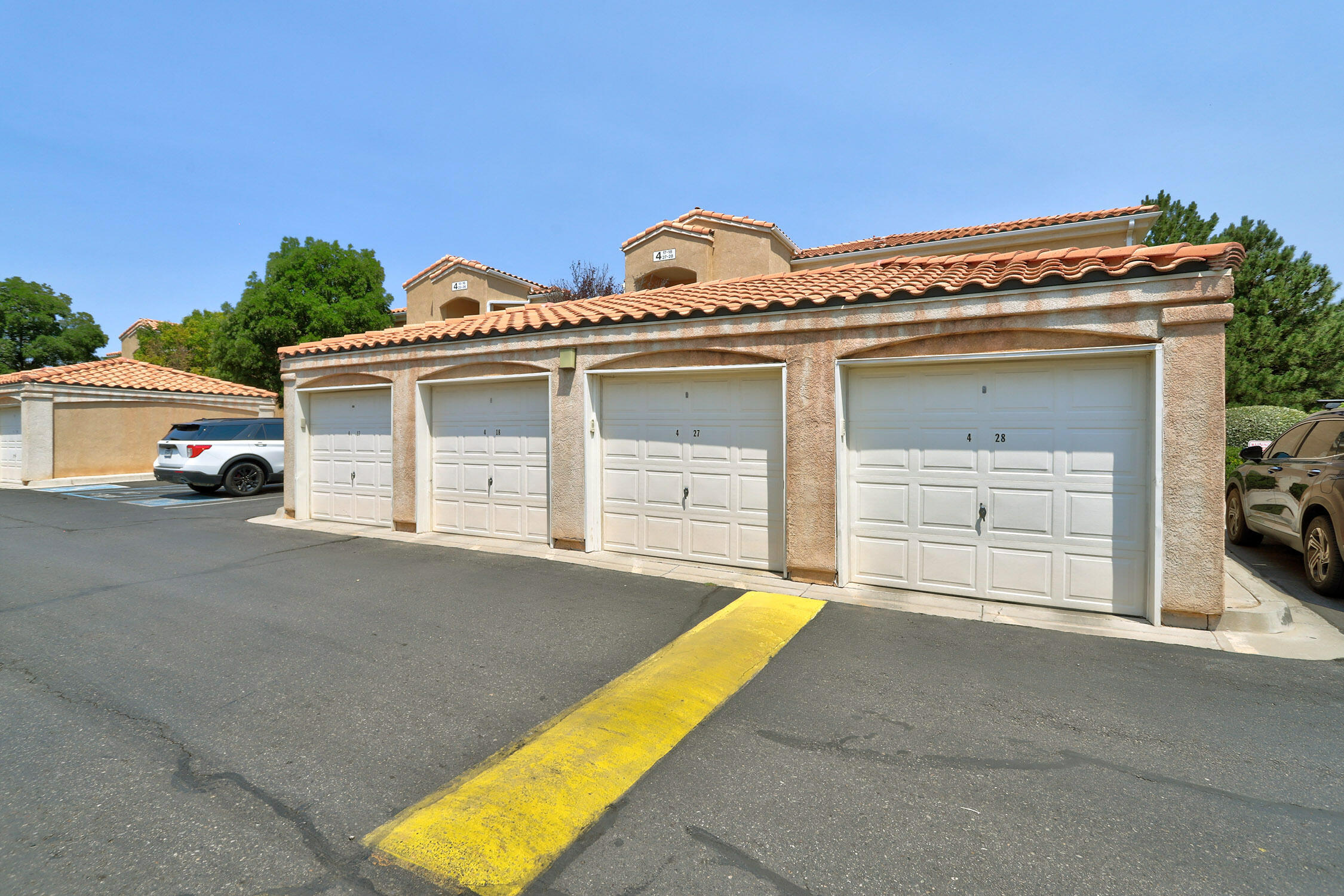 Photo 4 — 6800 Vista Del Norte Drive NE 427