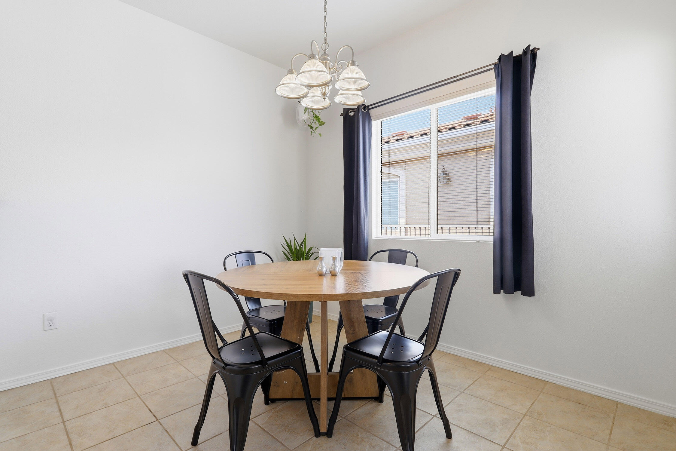 Photo 18 — 6800 Vista Del Norte Drive NE 427