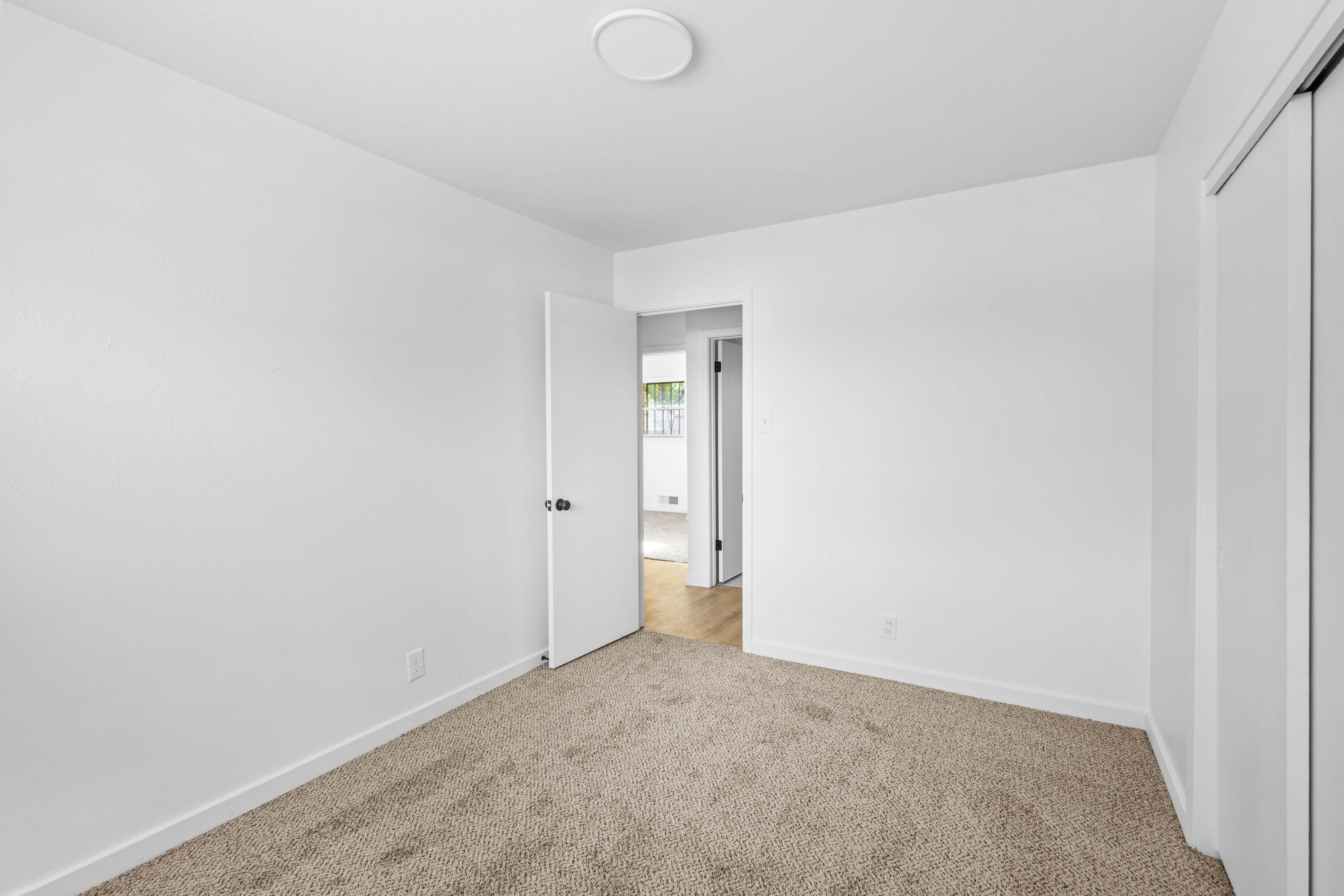 Photo 14 — 4721 Comanche Road NE