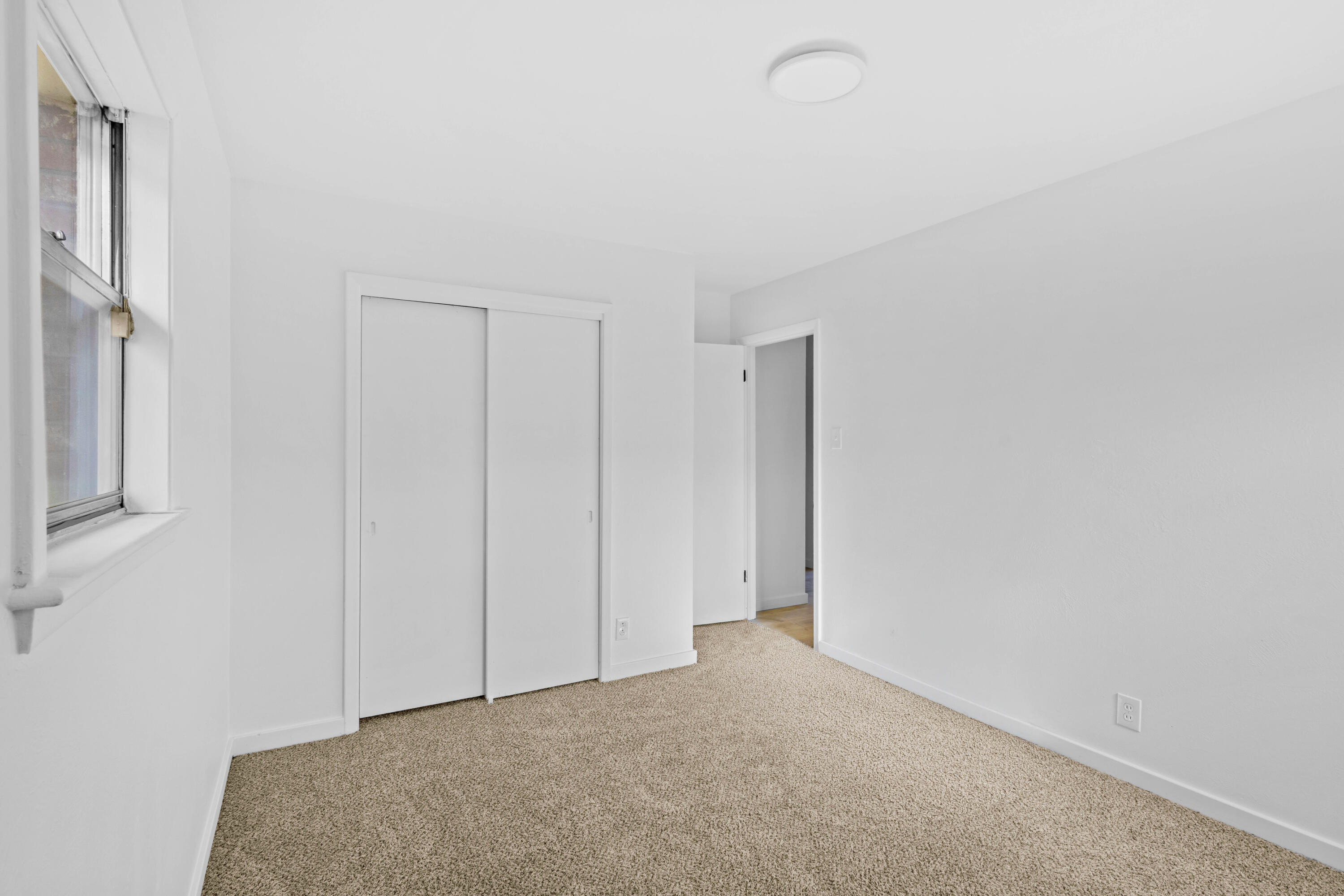 Photo 9 — 4721 Comanche Road NE
