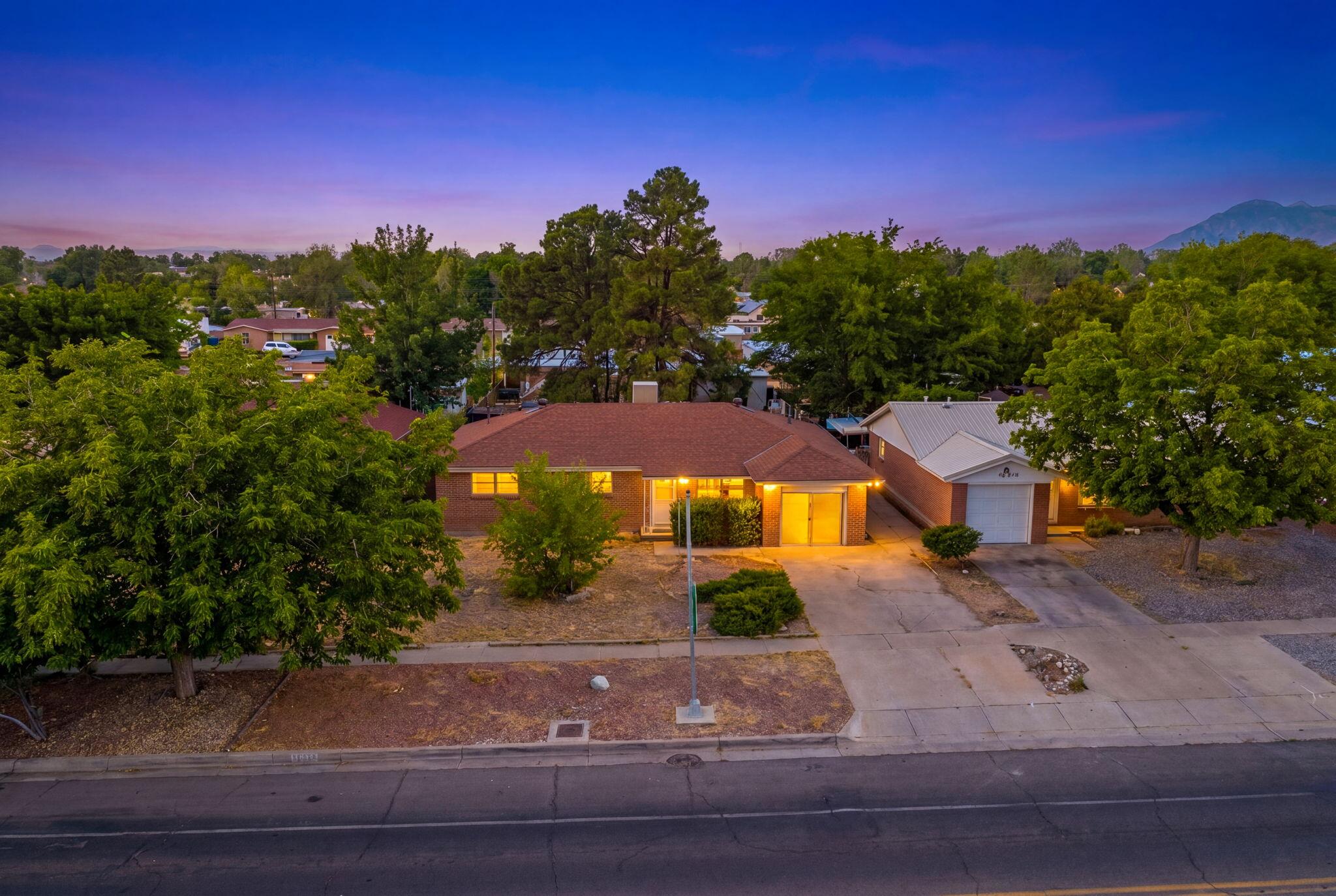 Photo 7 — 4721 Comanche Road NE