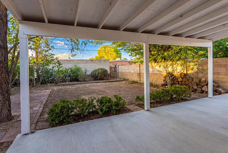 Photo 3 — 4721 Comanche Road NE