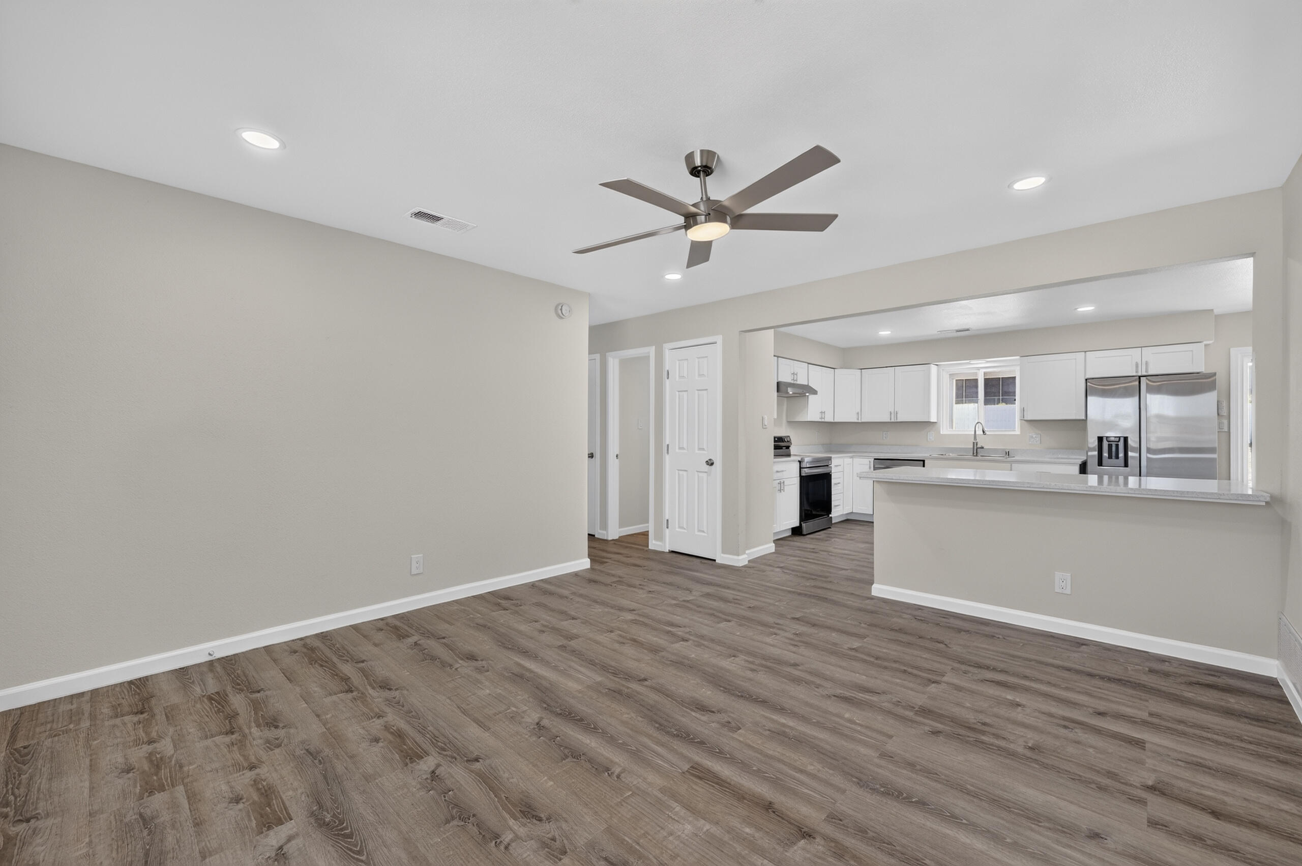 Photo 6 — 102 2nd Street SE