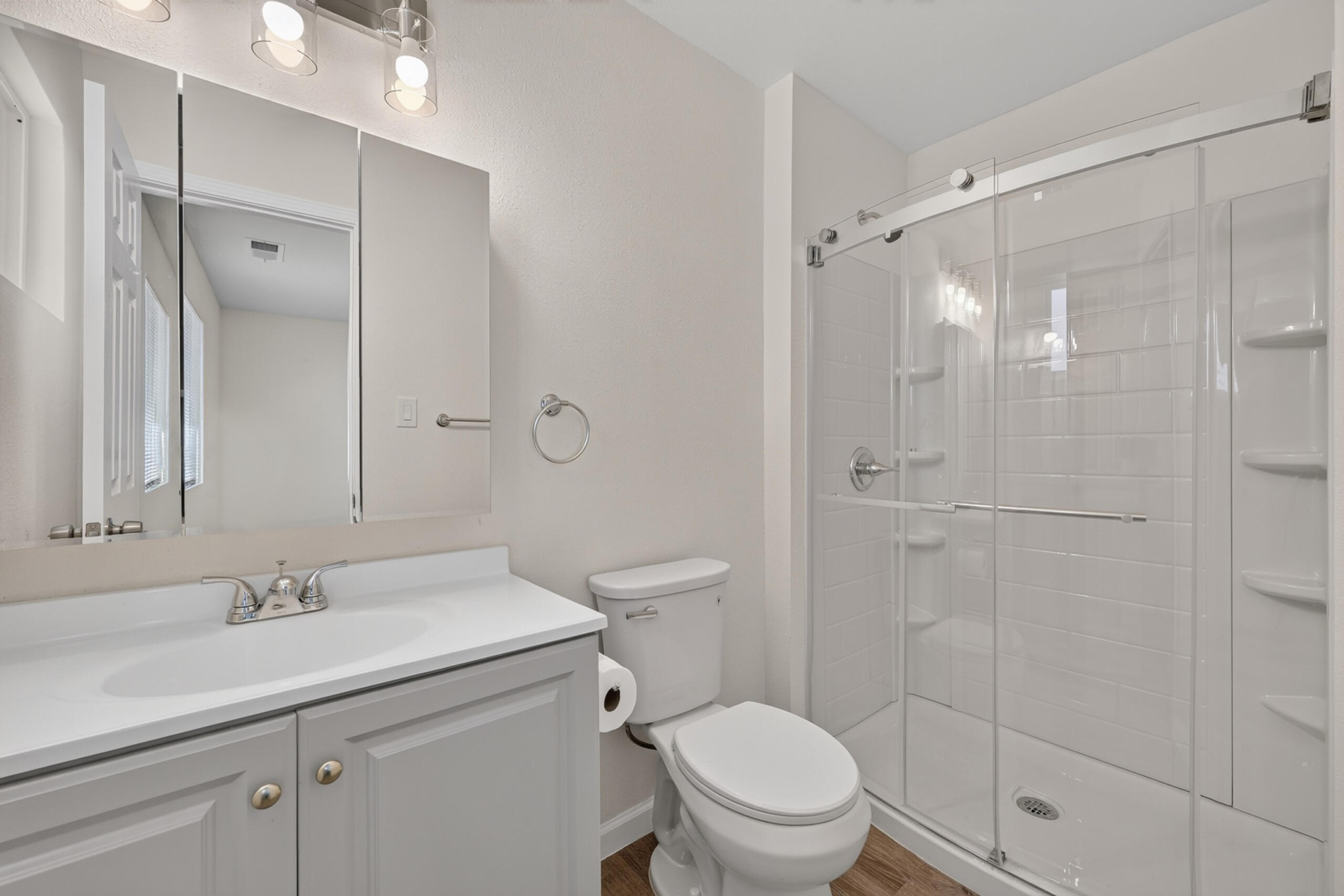 Photo 9 — 102 2nd Street SE