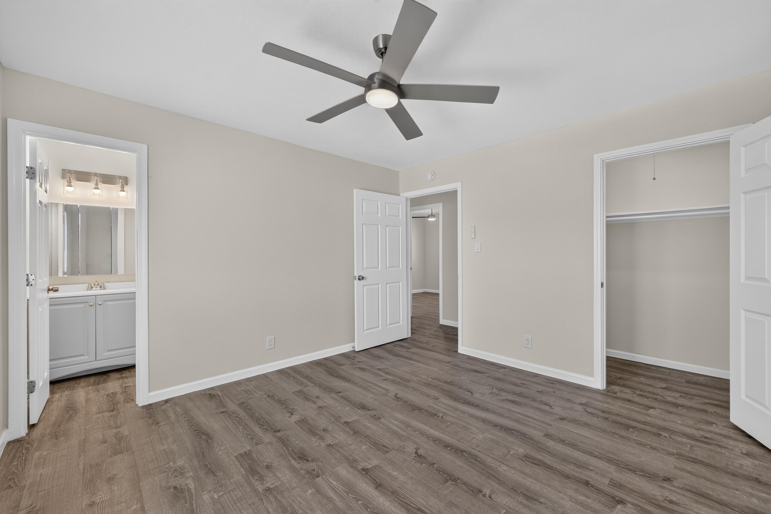 Photo 11 — 102 2nd Street SE