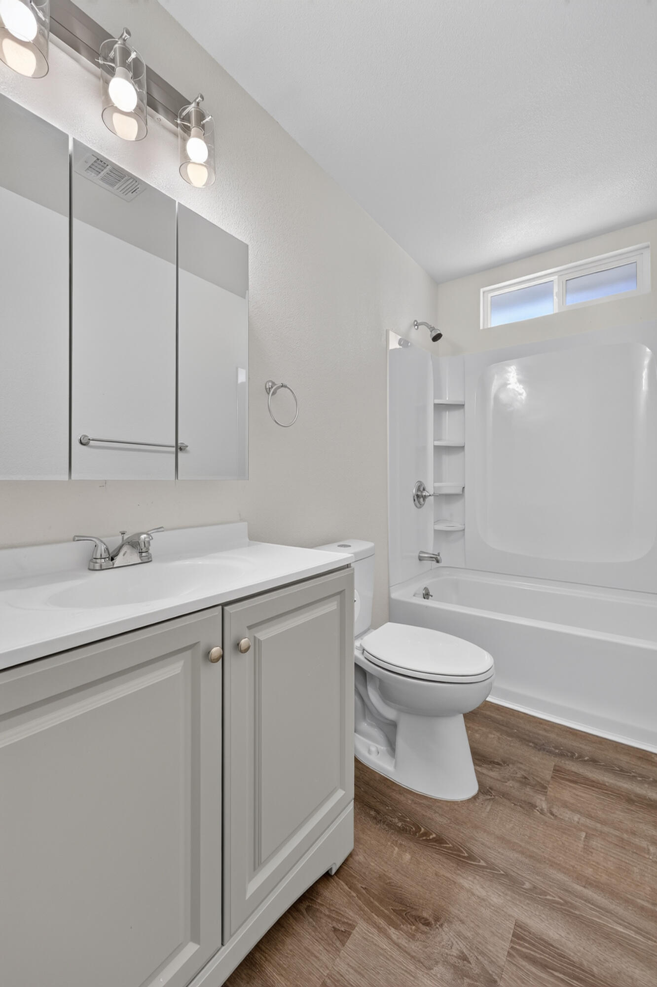 Photo 14 — 102 2nd Street SE
