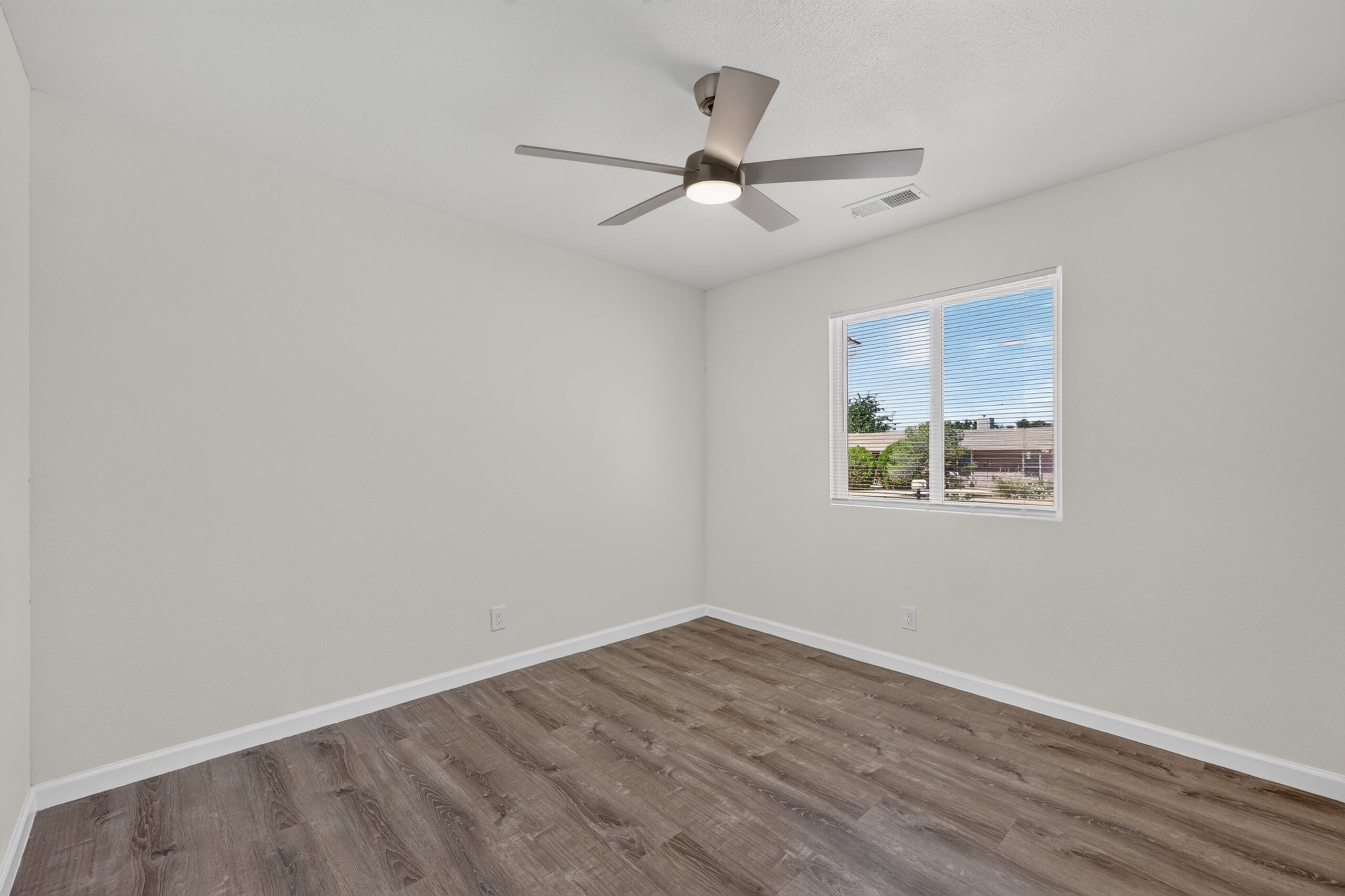 Photo 17 — 102 2nd Street SE